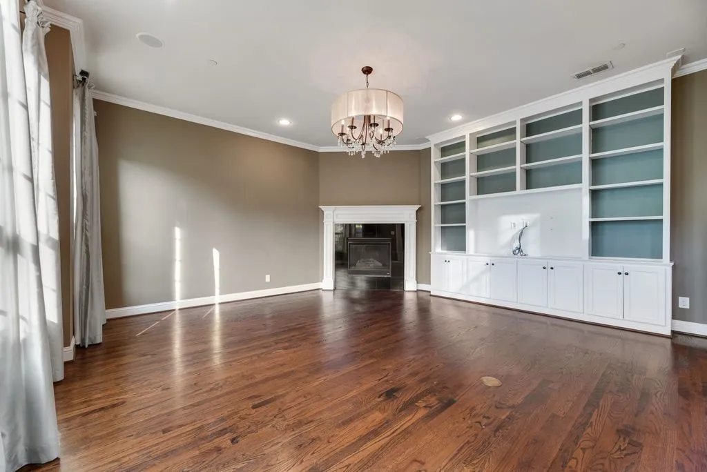 Single Family Residence For Rent in Dallas County , 2518 Bill Moses Parkway, Farmers Branch, Texas 75234, 3 Bedroom, 3 Bathroom, 2 Garage spaces, 2,440 Sqft, built in 2013, mls#21329885, Real Estate Agent in Farmers Branch, Homes For Rent in Dallas county, Homes For Rent in Farmers Branch, Realtor in Farmers Branch Texas, Real Estate Brokerage Independent Realty Texas, Luminita Cordes Realtor
