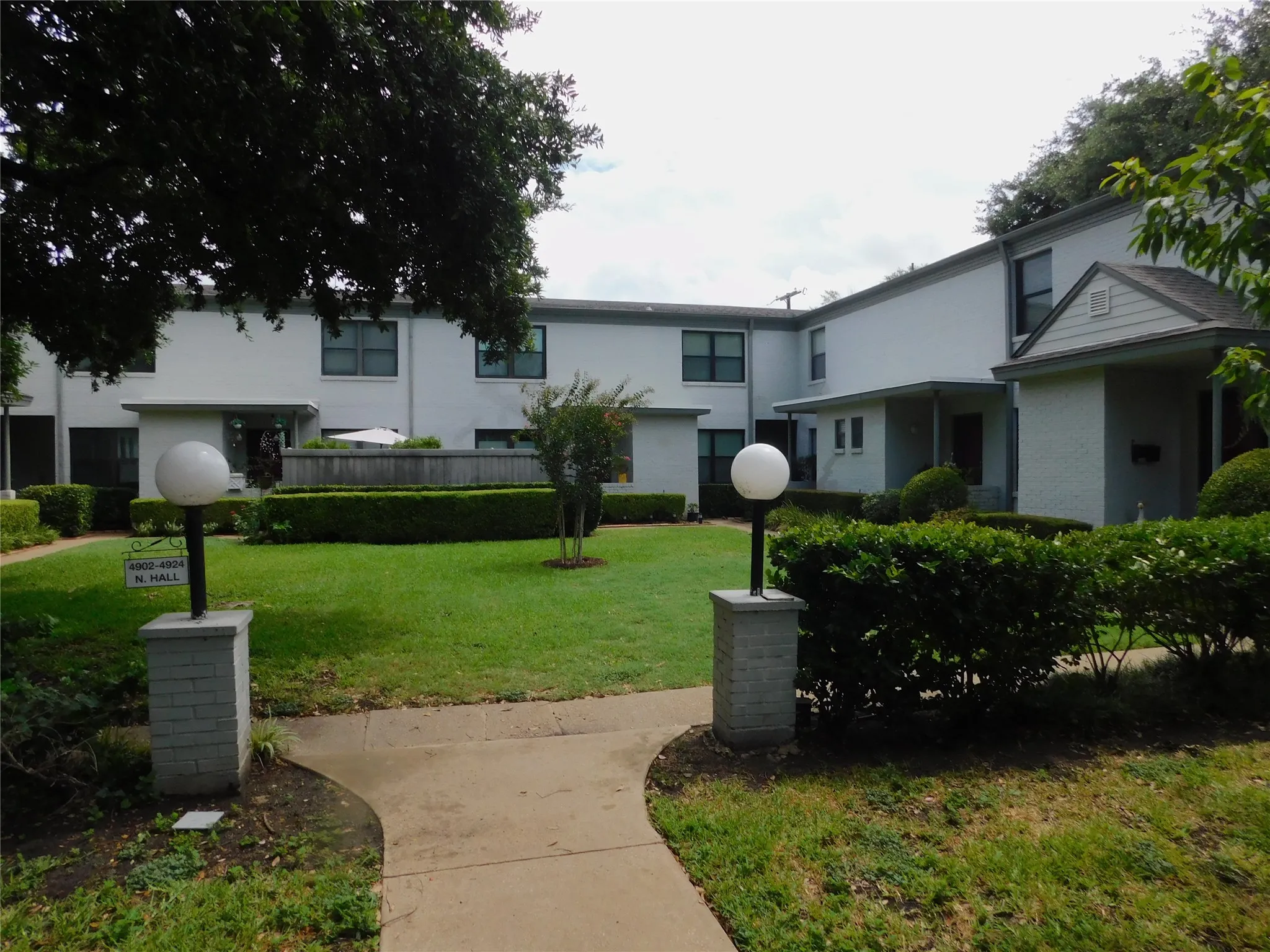 Condominium For Rent in Dallas County , 4906 N Hall Street, Dallas, Texas 75235, 2 Bedroom, 2 Bathroom, Garage spaces, 1,145 Sqft, built in 1954, mls#21329117, Real Estate Agent in Dallas, Homes For Rent in Dallas county, Homes For Rent in Dallas, Realtor in Dallas Texas, Real Estate Brokerage Independent Realty Texas, Luminita Cordes Realtor