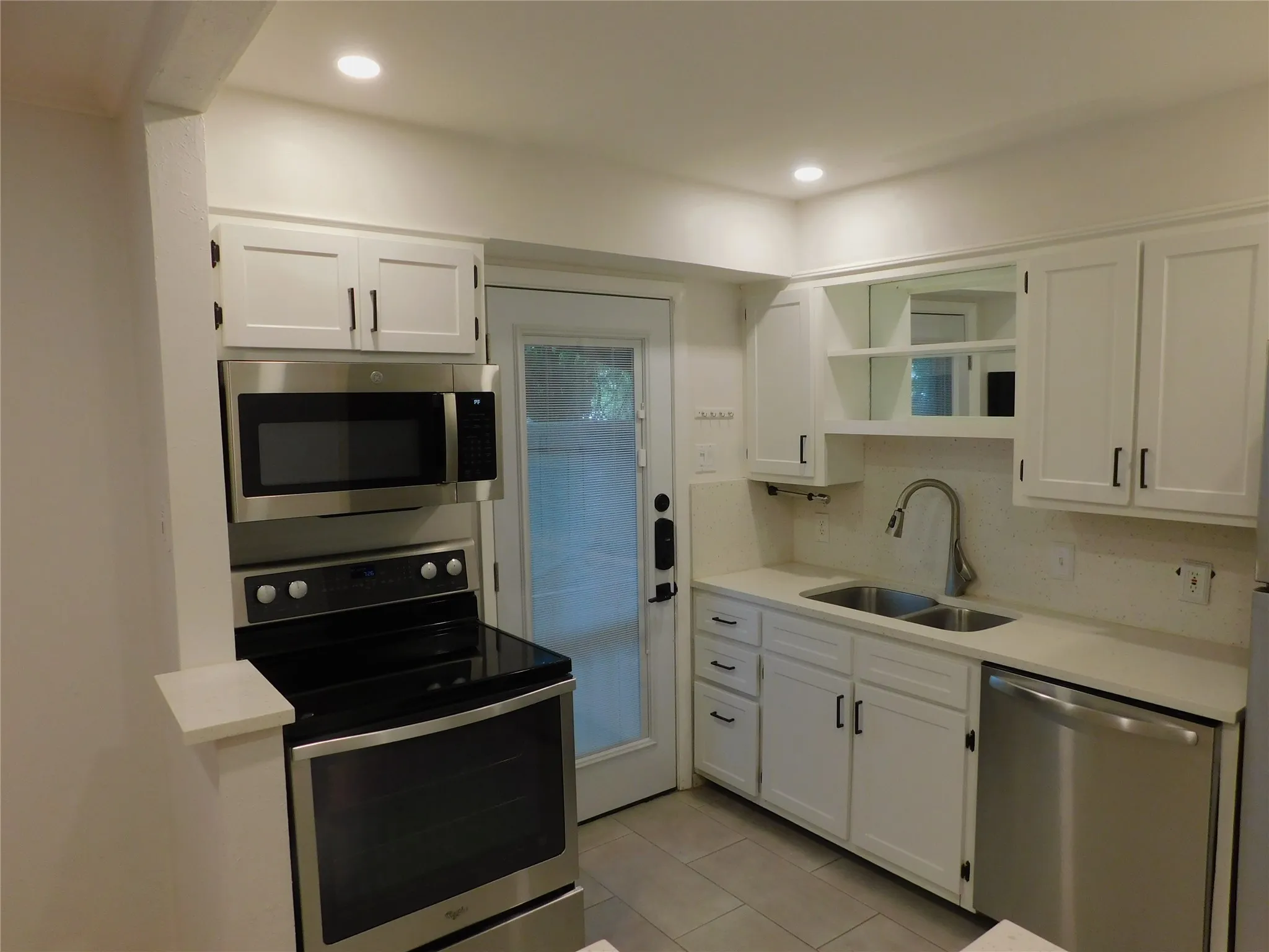 Condominium For Rent in Dallas County , 4906 N Hall Street, Dallas, Texas 75235, 2 Bedroom, 2 Bathroom, Garage spaces, 1,145 Sqft, built in 1954, mls#21329117, Real Estate Agent in Dallas, Homes For Rent in Dallas county, Homes For Rent in Dallas, Realtor in Dallas Texas, Real Estate Brokerage Independent Realty Texas, Luminita Cordes Realtor