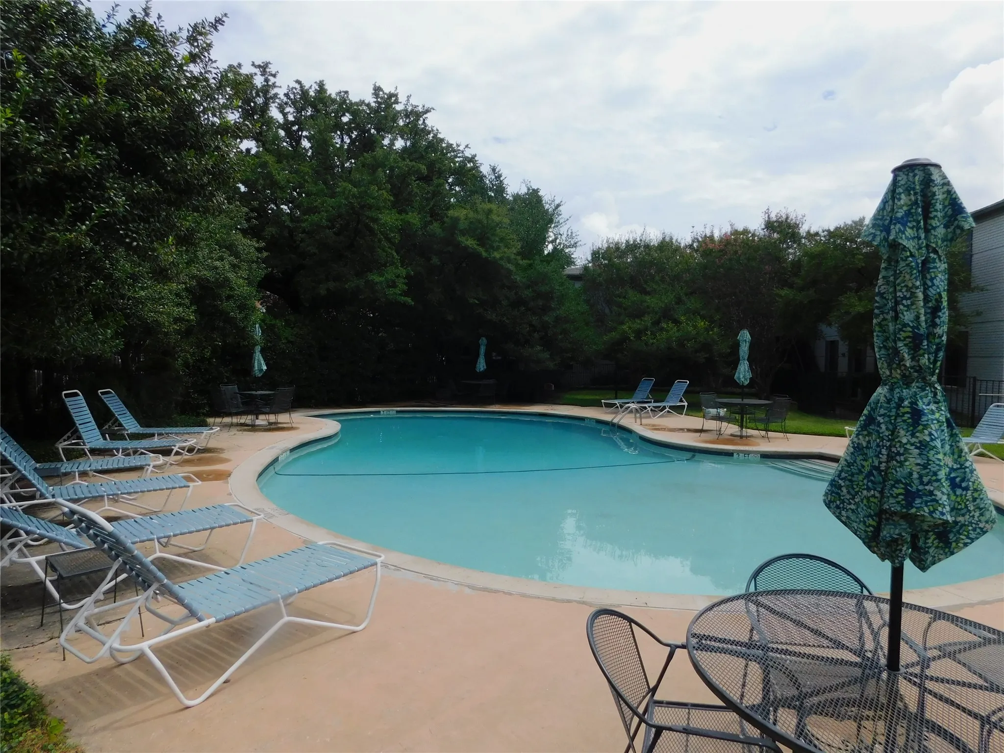 Condominium For Rent in Dallas County , 4906 N Hall Street, Dallas, Texas 75235, 2 Bedroom, 2 Bathroom, Garage spaces, 1,145 Sqft, built in 1954, mls#21329117, Real Estate Agent in Dallas, Homes For Rent in Dallas county, Homes For Rent in Dallas, Realtor in Dallas Texas, Real Estate Brokerage Independent Realty Texas, Luminita Cordes Realtor