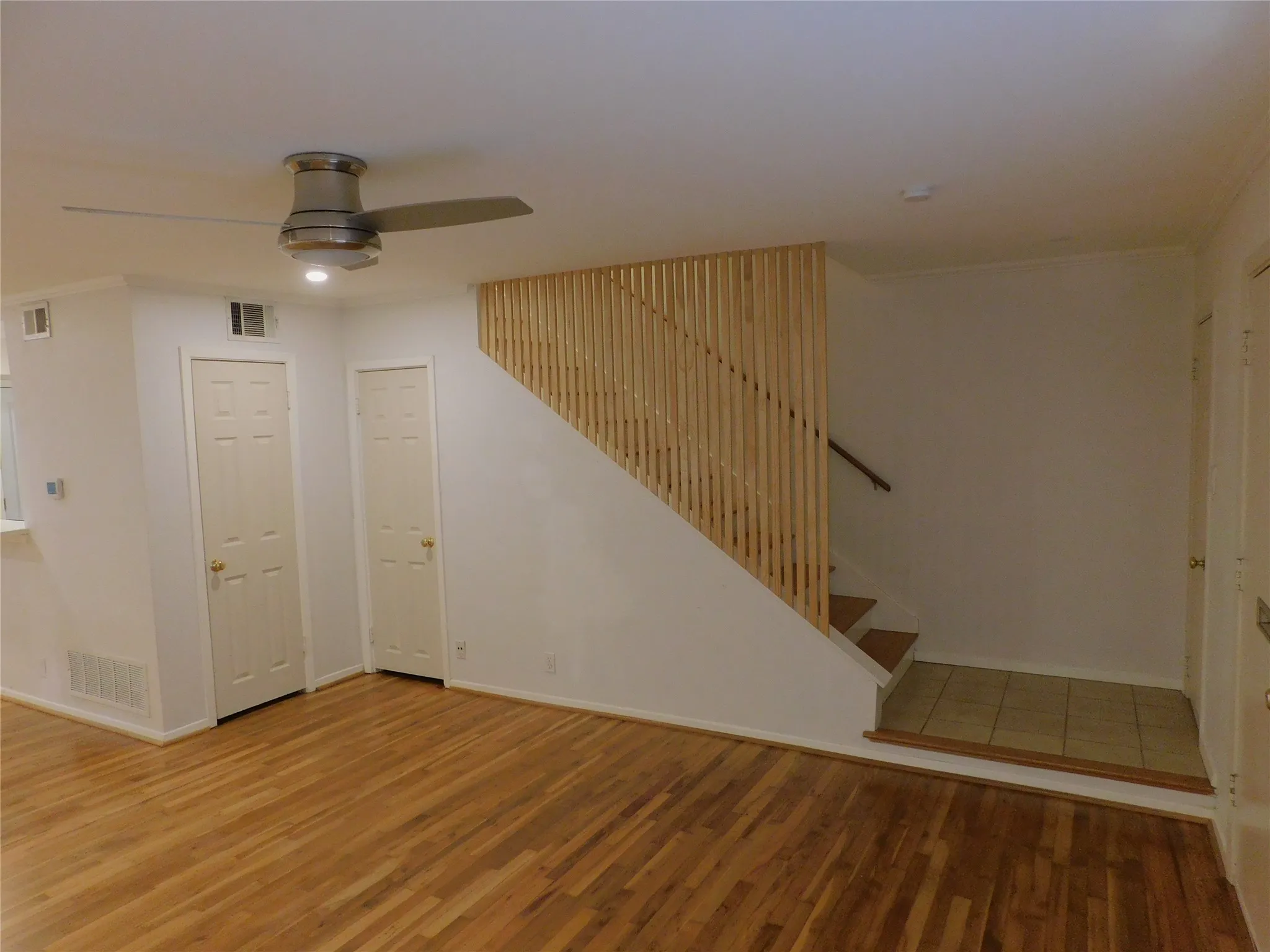 Condominium For Rent in Dallas County , 4906 N Hall Street, Dallas, Texas 75235, 2 Bedroom, 2 Bathroom, Garage spaces, 1,145 Sqft, built in 1954, mls#21329117, Real Estate Agent in Dallas, Homes For Rent in Dallas county, Homes For Rent in Dallas, Realtor in Dallas Texas, Real Estate Brokerage Independent Realty Texas, Luminita Cordes Realtor