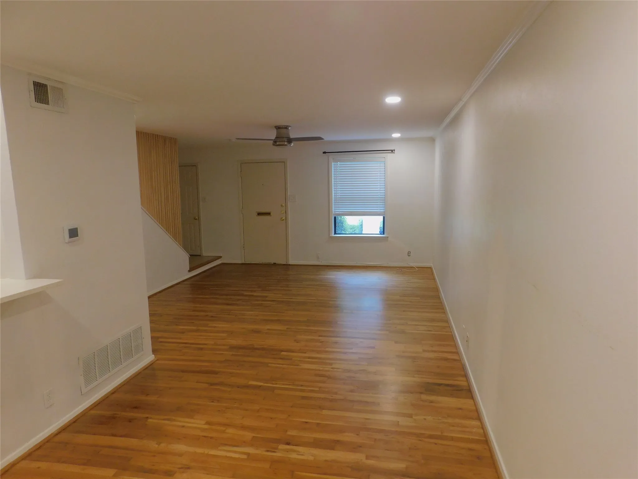 Condominium For Rent in Dallas County , 4906 N Hall Street, Dallas, Texas 75235, 2 Bedroom, 2 Bathroom, Garage spaces, 1,145 Sqft, built in 1954, mls#21329117, Real Estate Agent in Dallas, Homes For Rent in Dallas county, Homes For Rent in Dallas, Realtor in Dallas Texas, Real Estate Brokerage Independent Realty Texas, Luminita Cordes Realtor