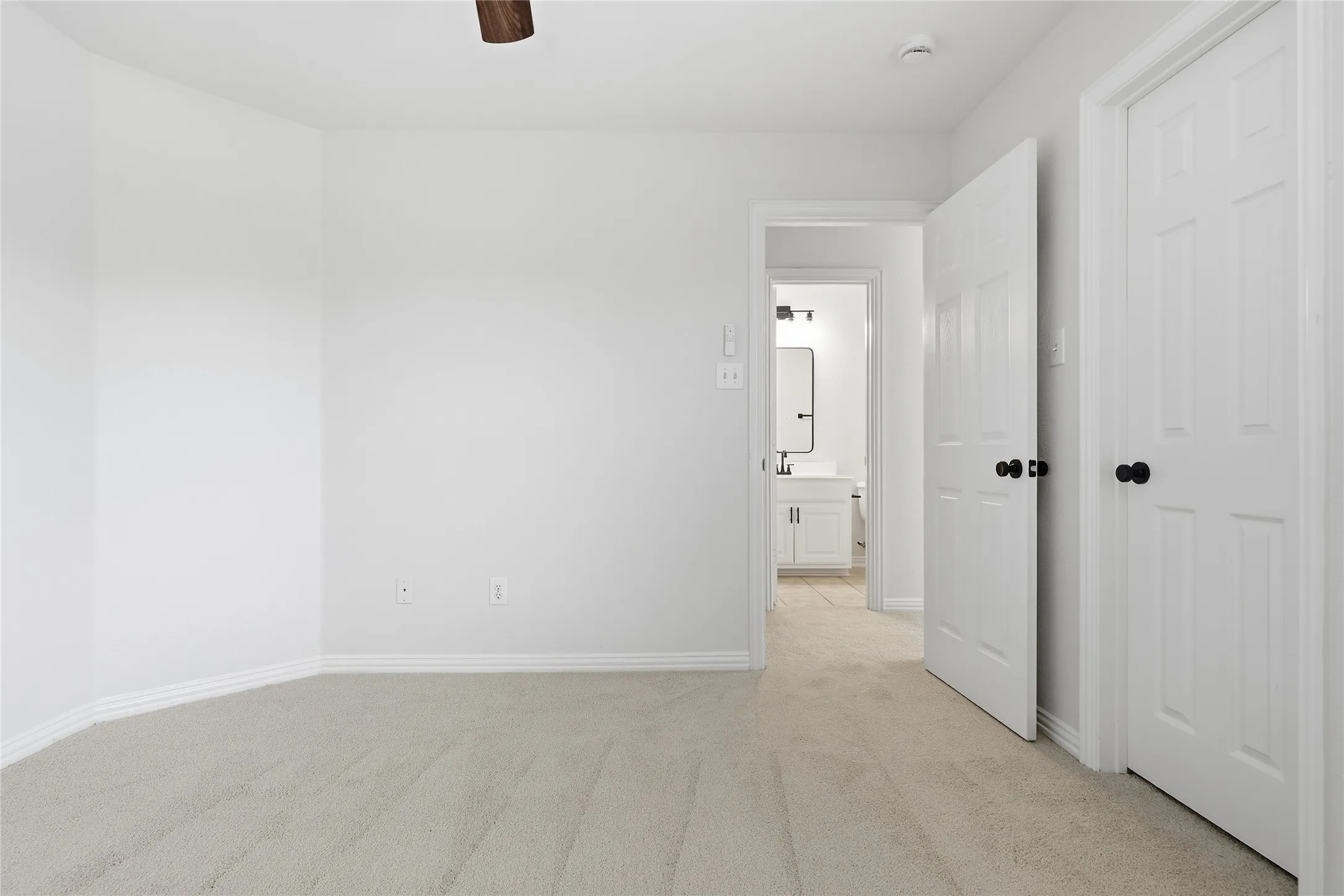 Single Family Residence For Sale in Dallas County , 10202 Fairway Vista Drive, Rowlett, Texas 75089, 5 Bedroom, 4 Bathroom, 2 Garage spaces, 3,506 Sqft, built in 2004, mls#21309284, Real Estate Agent in Rowlett, Homes For Sale in Dallas county, Homes For Sale in Rowlett, Realtor in Rowlett Texas, Real Estate Brokerage Independent Realty Texas, Luminita Cordes Realtor