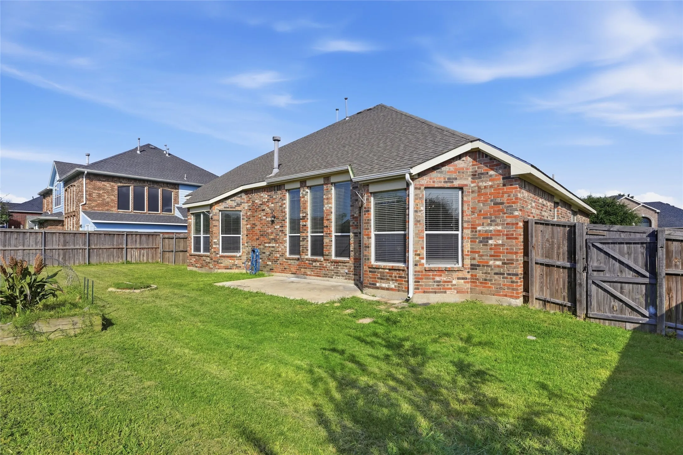 Single Family Residence For Sale in Dallas County , 10202 Fairway Vista Drive, Rowlett, Texas 75089, 5 Bedroom, 4 Bathroom, 2 Garage spaces, 3,506 Sqft, built in 2004, mls#21309284, Real Estate Agent in Rowlett, Homes For Sale in Dallas county, Homes For Sale in Rowlett, Realtor in Rowlett Texas, Real Estate Brokerage Independent Realty Texas, Luminita Cordes Realtor
