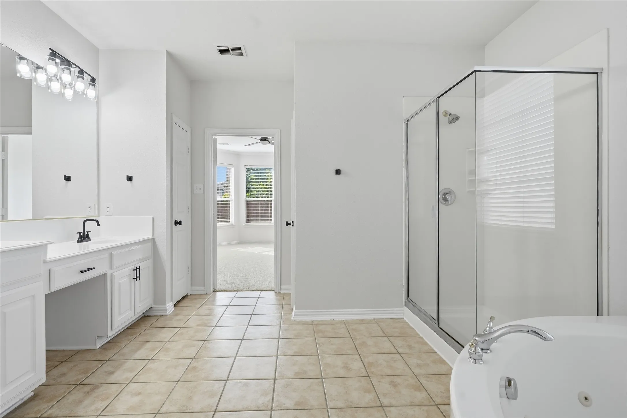 Single Family Residence For Sale in Dallas County , 10202 Fairway Vista Drive, Rowlett, Texas 75089, 5 Bedroom, 4 Bathroom, 2 Garage spaces, 3,506 Sqft, built in 2004, mls#21309284, Real Estate Agent in Rowlett, Homes For Sale in Dallas county, Homes For Sale in Rowlett, Realtor in Rowlett Texas, Real Estate Brokerage Independent Realty Texas, Luminita Cordes Realtor
