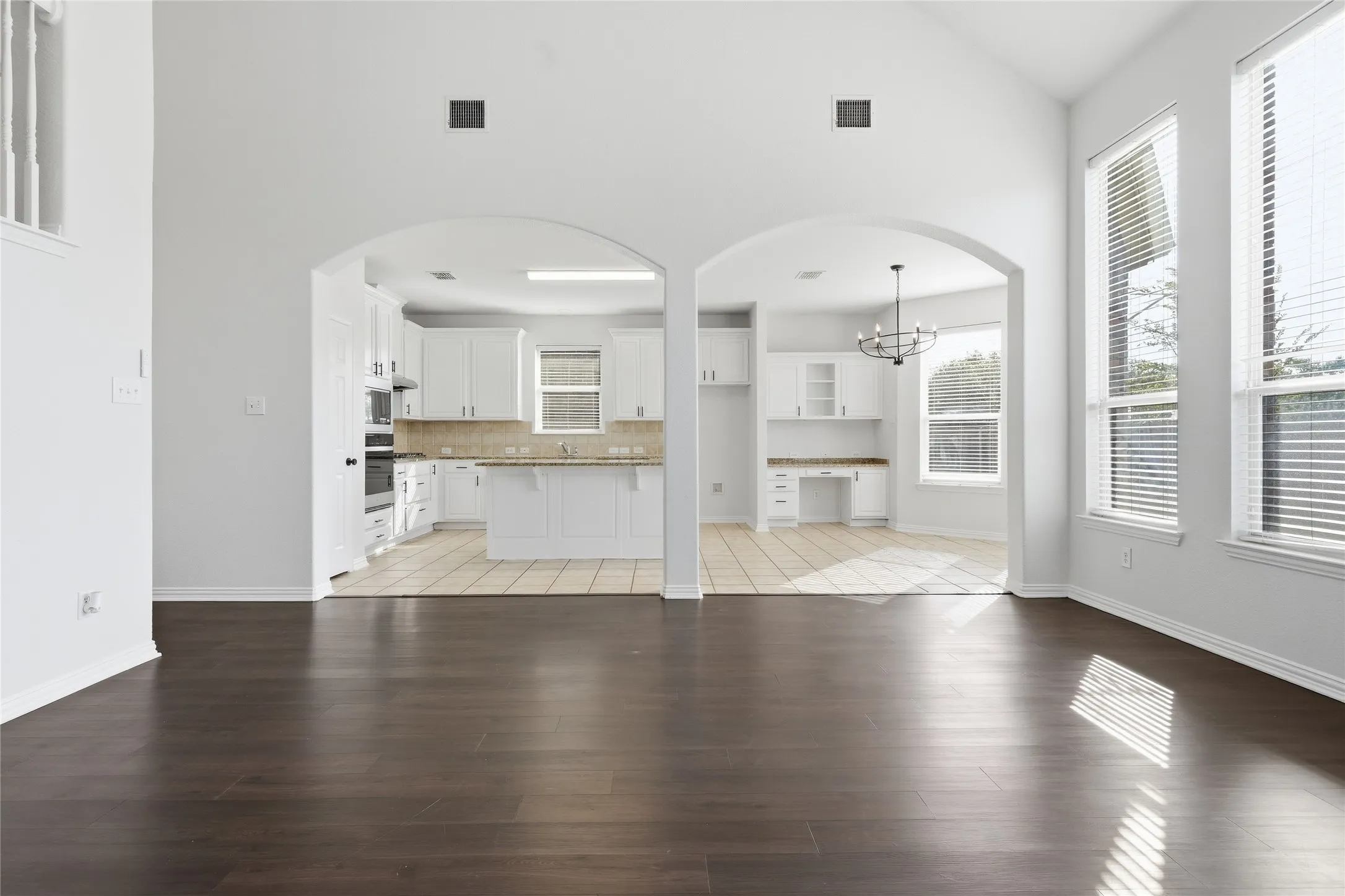 Single Family Residence For Sale in Dallas County , 10202 Fairway Vista Drive, Rowlett, Texas 75089, 5 Bedroom, 4 Bathroom, 2 Garage spaces, 3,506 Sqft, built in 2004, mls#21309284, Real Estate Agent in Rowlett, Homes For Sale in Dallas county, Homes For Sale in Rowlett, Realtor in Rowlett Texas, Real Estate Brokerage Independent Realty Texas, Luminita Cordes Realtor