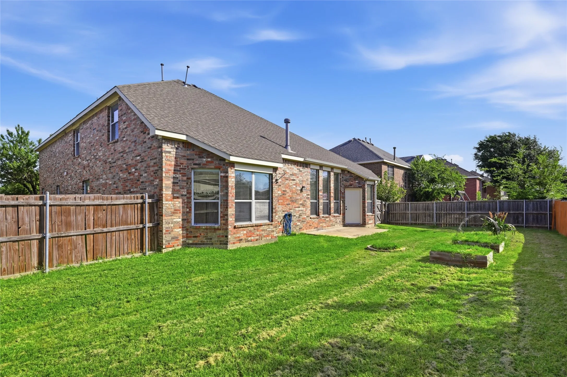 Single Family Residence For Sale in Dallas County , 10202 Fairway Vista Drive, Rowlett, Texas 75089, 5 Bedroom, 4 Bathroom, 2 Garage spaces, 3,506 Sqft, built in 2004, mls#21309284, Real Estate Agent in Rowlett, Homes For Sale in Dallas county, Homes For Sale in Rowlett, Realtor in Rowlett Texas, Real Estate Brokerage Independent Realty Texas, Luminita Cordes Realtor