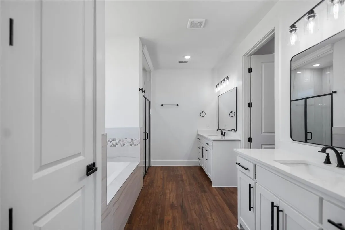 Single Family Residence For Sale in Smith County , 17402 Woodcrest Circle, Lindale, Texas 75771, 4 Bedroom, 3 Bathroom, 2 Garage spaces, 2,640 Sqft, built in 2026, mls#21329708, Real Estate Agent in Lindale, Homes For Sale in Smith county, Homes For Sale in Lindale, Realtor in Lindale Texas, Real Estate Brokerage Independent Realty Texas, Luminita Cordes Realtor