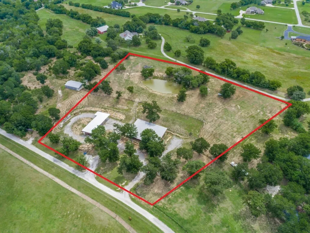 Farm For Sale in Cooke County , 1746 S FM 372, Gainesville, Texas 76240, 2 Bedroom, 3 Bathroom, Garage spaces, 2,606 Sqft, built in 2023, mls#21329892, Real Estate Agent in Gainesville, Homes For Sale in Cooke county, Homes For Sale in Gainesville, Realtor in Gainesville Texas, Real Estate Brokerage Independent Realty Texas, Luminita Cordes Realtor