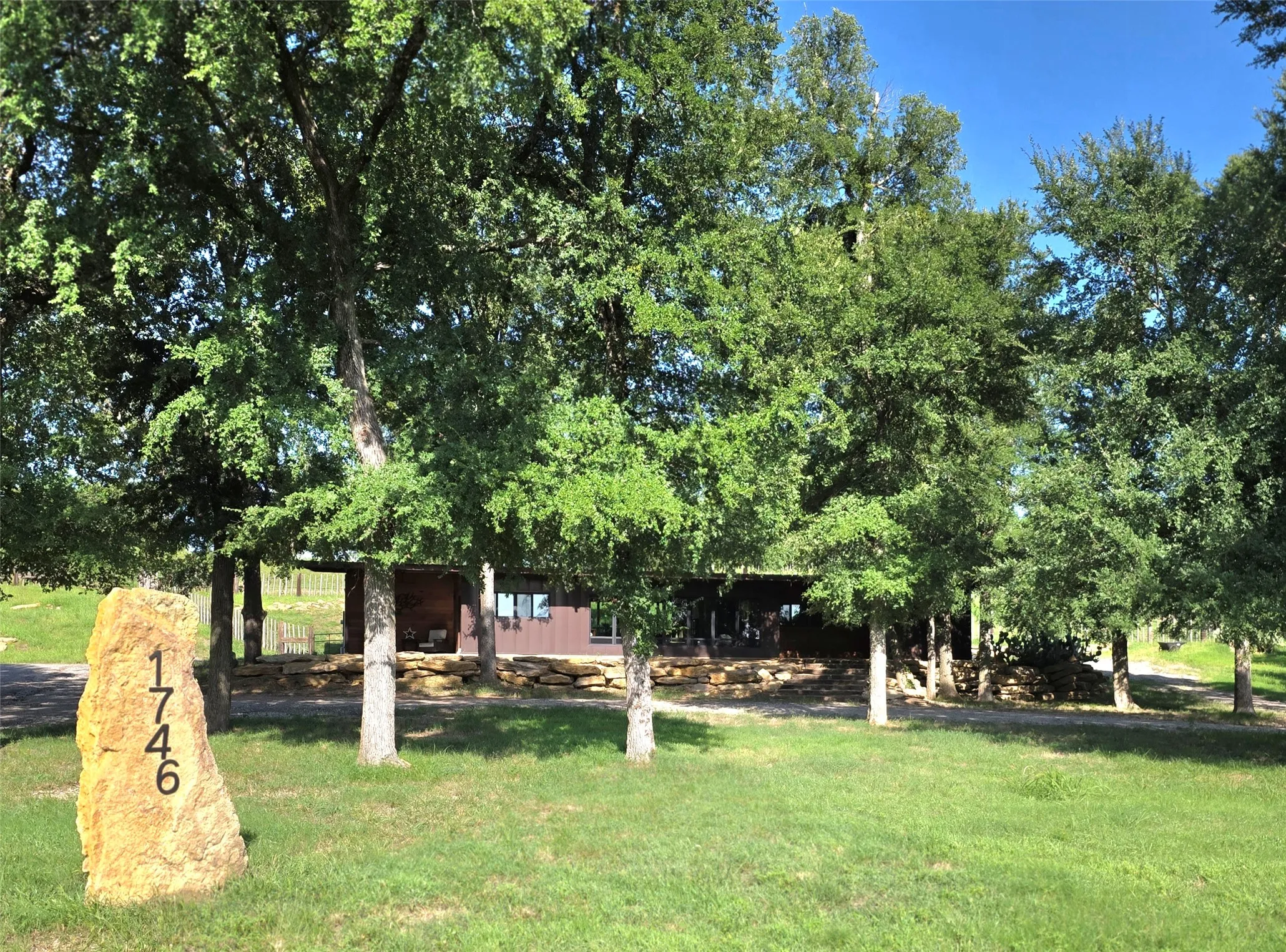 Farm For Sale in Cooke County , 1746 S FM 372, Gainesville, Texas 76240, 2 Bedroom, 3 Bathroom, Garage spaces, 2,606 Sqft, built in 2023, mls#21329892, Real Estate Agent in Gainesville, Homes For Sale in Cooke county, Homes For Sale in Gainesville, Realtor in Gainesville Texas, Real Estate Brokerage Independent Realty Texas, Luminita Cordes Realtor