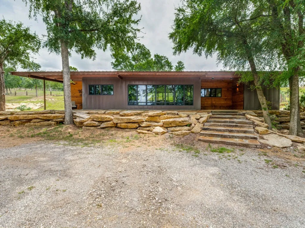 Farm For Sale in Cooke County , 1746 S FM 372, Gainesville, Texas 76240, 2 Bedroom, 3 Bathroom, Garage spaces, 2,606 Sqft, built in 2023, mls#21329892, Real Estate Agent in Gainesville, Homes For Sale in Cooke county, Homes For Sale in Gainesville, Realtor in Gainesville Texas, Real Estate Brokerage Independent Realty Texas, Luminita Cordes Realtor