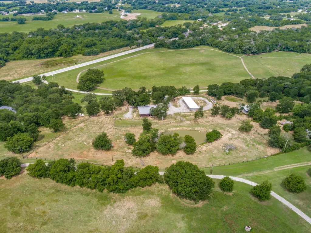 Farm For Sale in Cooke County , 1746 S FM 372, Gainesville, Texas 76240, 2 Bedroom, 3 Bathroom, Garage spaces, 2,606 Sqft, built in 2023, mls#21329892, Real Estate Agent in Gainesville, Homes For Sale in Cooke county, Homes For Sale in Gainesville, Realtor in Gainesville Texas, Real Estate Brokerage Independent Realty Texas, Luminita Cordes Realtor
