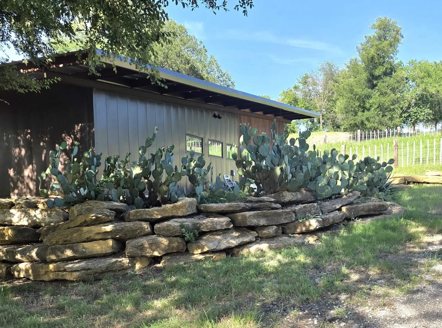Farm For Sale in Cooke County , 1746 S FM 372, Gainesville, Texas 76240, 2 Bedroom, 3 Bathroom, Garage spaces, 2,606 Sqft, built in 2023, mls#21329892, Real Estate Agent in Gainesville, Homes For Sale in Cooke county, Homes For Sale in Gainesville, Realtor in Gainesville Texas, Real Estate Brokerage Independent Realty Texas, Luminita Cordes Realtor