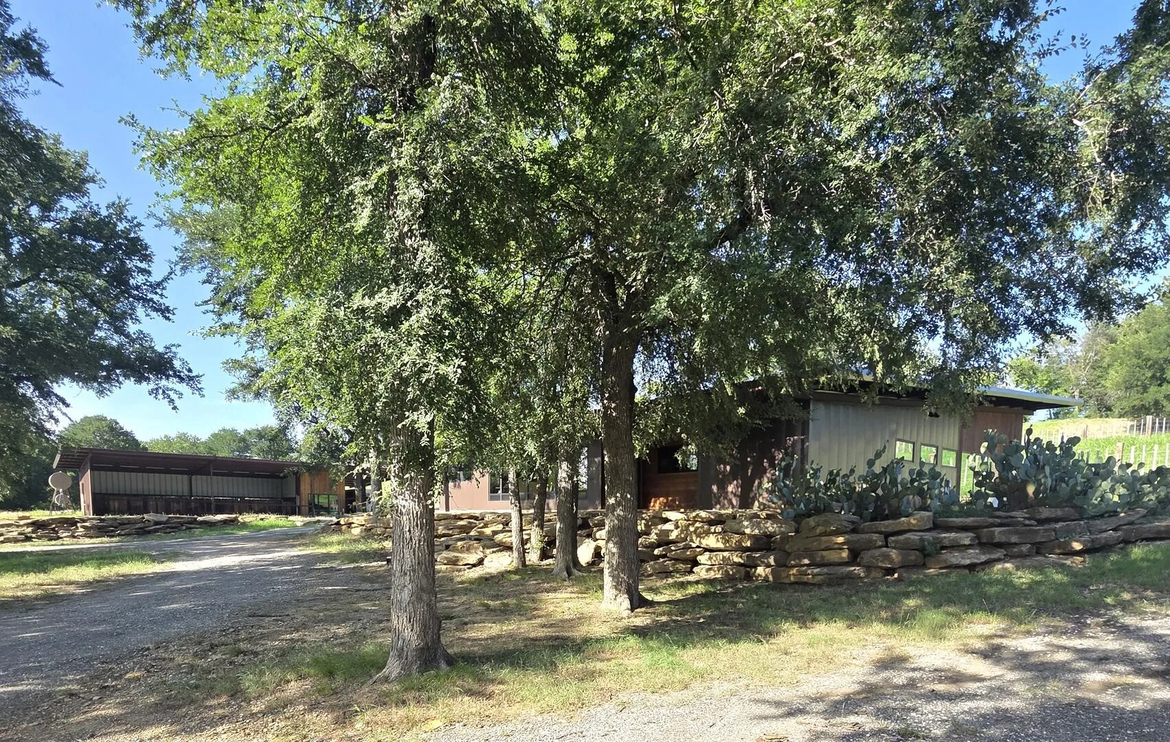 Farm For Sale in Cooke County , 1746 S FM 372, Gainesville, Texas 76240, 2 Bedroom, 3 Bathroom, Garage spaces, 2,606 Sqft, built in 2023, mls#21329892, Real Estate Agent in Gainesville, Homes For Sale in Cooke county, Homes For Sale in Gainesville, Realtor in Gainesville Texas, Real Estate Brokerage Independent Realty Texas, Luminita Cordes Realtor