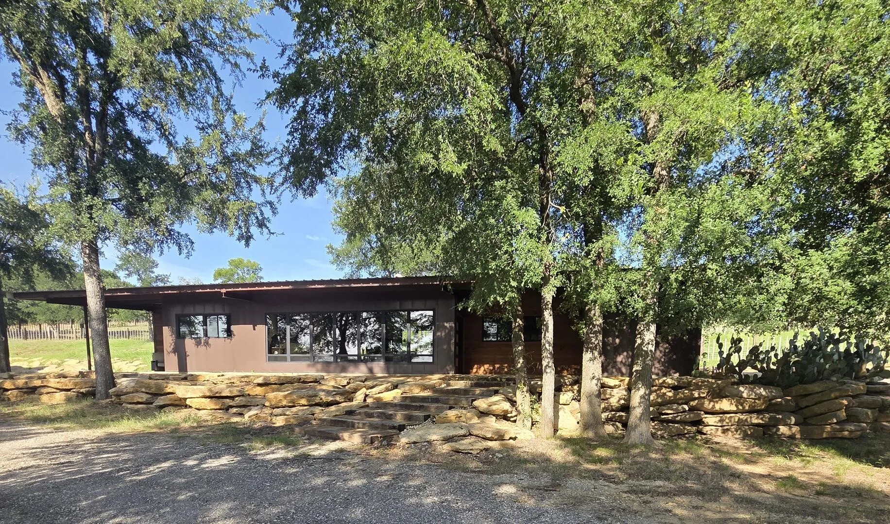 Farm For Sale in Cooke County , 1746 S FM 372, Gainesville, Texas 76240, 2 Bedroom, 3 Bathroom, Garage spaces, 2,606 Sqft, built in 2023, mls#21329892, Real Estate Agent in Gainesville, Homes For Sale in Cooke county, Homes For Sale in Gainesville, Realtor in Gainesville Texas, Real Estate Brokerage Independent Realty Texas, Luminita Cordes Realtor