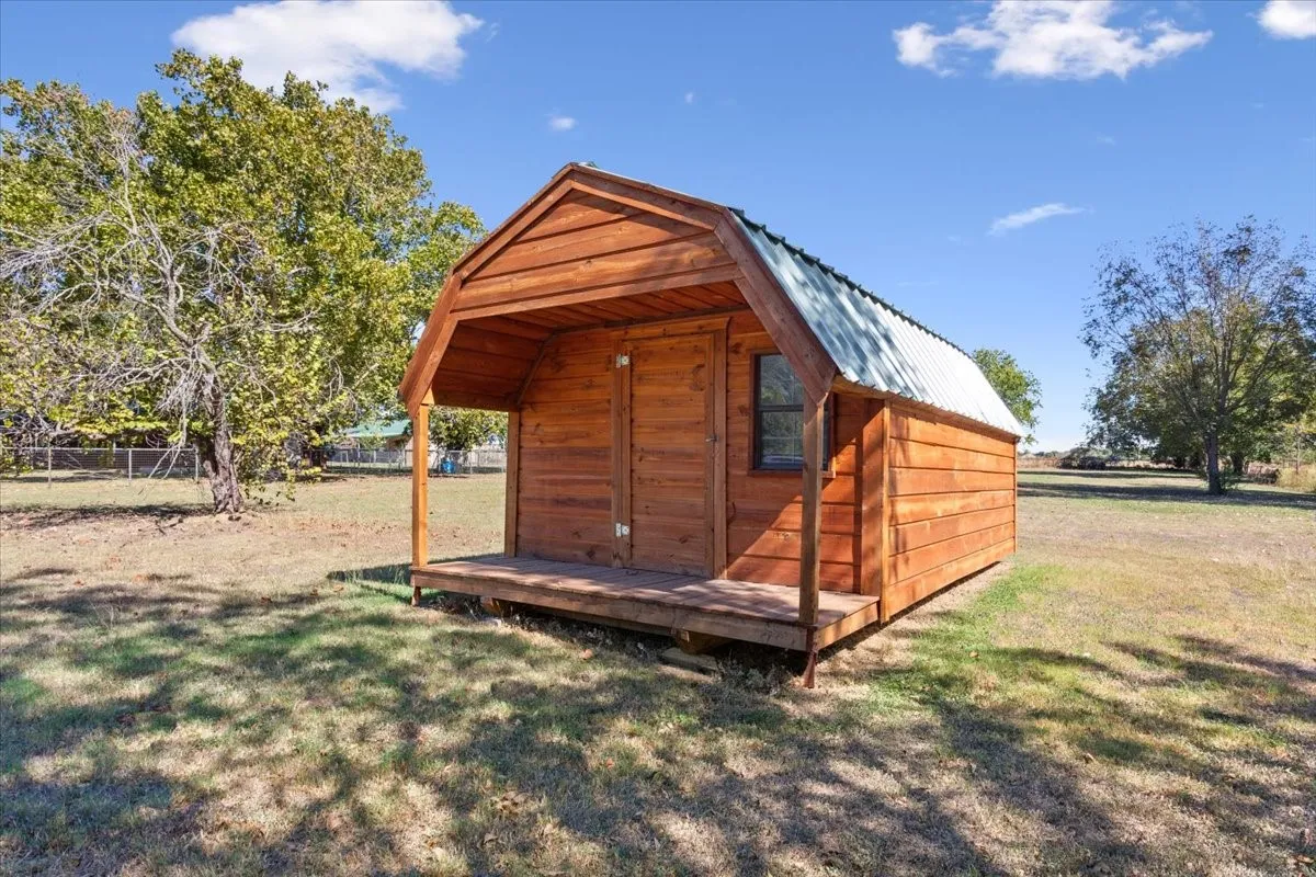 Single Family Residence For Sale in Limestone County , 777 LCR 463, Mexia, Texas 76667, 2 Bedroom, 2 Bathroom, Garage spaces, 1,836 Sqft, built in 1974, mls#21329250, Real Estate Agent in Mexia, Homes For Sale in Limestone county, Homes For Sale in Mexia, Realtor in Mexia Texas, Real Estate Brokerage Independent Realty Texas, Luminita Cordes Realtor