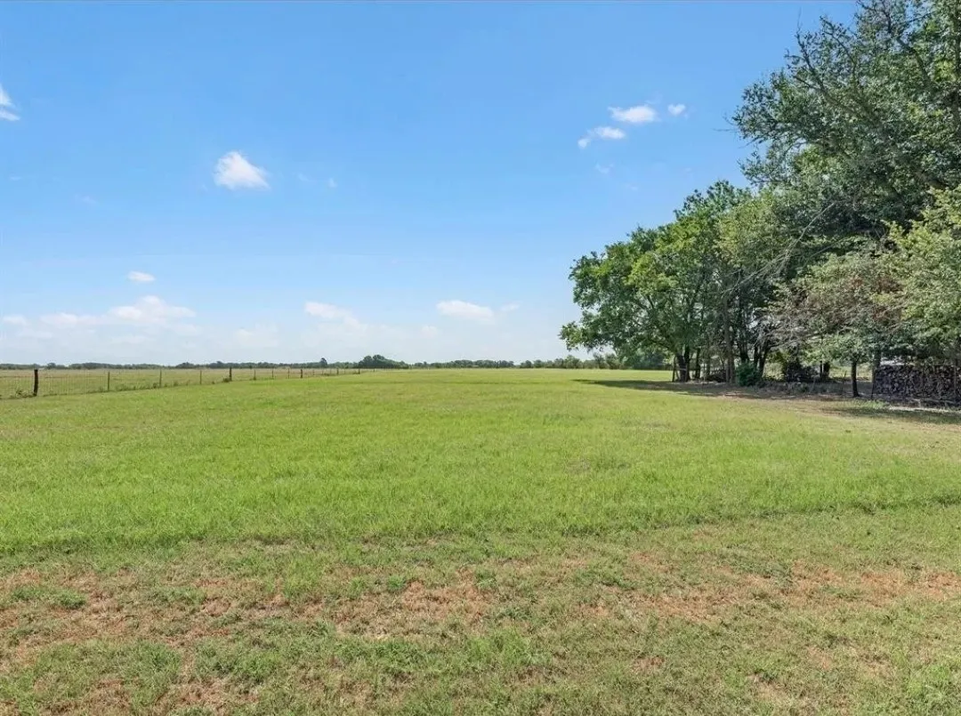 Single Family Residence For Sale in Limestone County , 777 LCR 463, Mexia, Texas 76667, 2 Bedroom, 2 Bathroom, Garage spaces, 1,836 Sqft, built in 1974, mls#21329250, Real Estate Agent in Mexia, Homes For Sale in Limestone county, Homes For Sale in Mexia, Realtor in Mexia Texas, Real Estate Brokerage Independent Realty Texas, Luminita Cordes Realtor