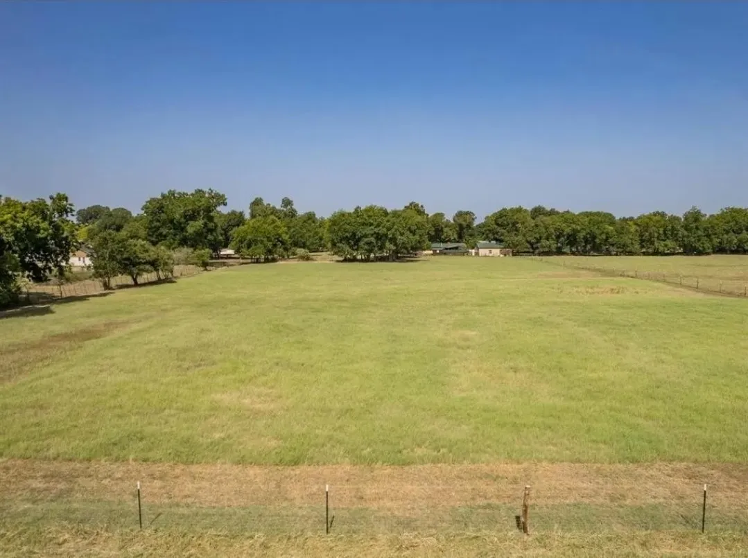 Single Family Residence For Sale in Limestone County , 777 LCR 463, Mexia, Texas 76667, 2 Bedroom, 2 Bathroom, Garage spaces, 1,836 Sqft, built in 1974, mls#21329250, Real Estate Agent in Mexia, Homes For Sale in Limestone county, Homes For Sale in Mexia, Realtor in Mexia Texas, Real Estate Brokerage Independent Realty Texas, Luminita Cordes Realtor