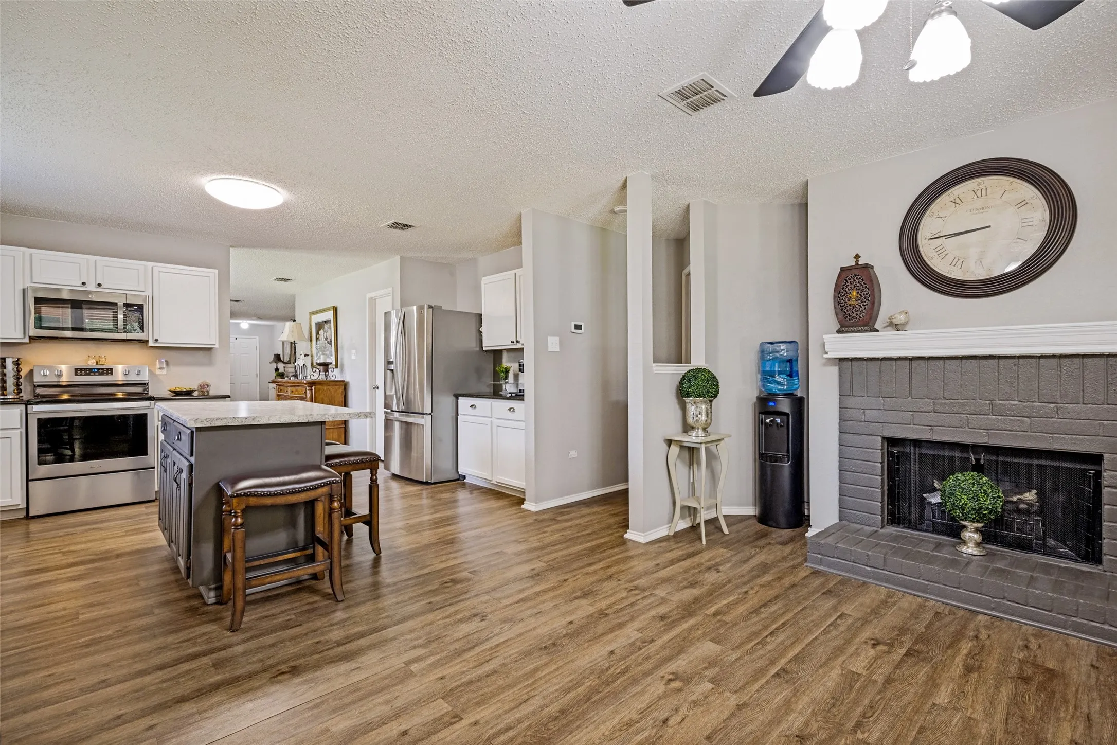 A view of the Kitchen from the Family Room. Great space for entertaining.
