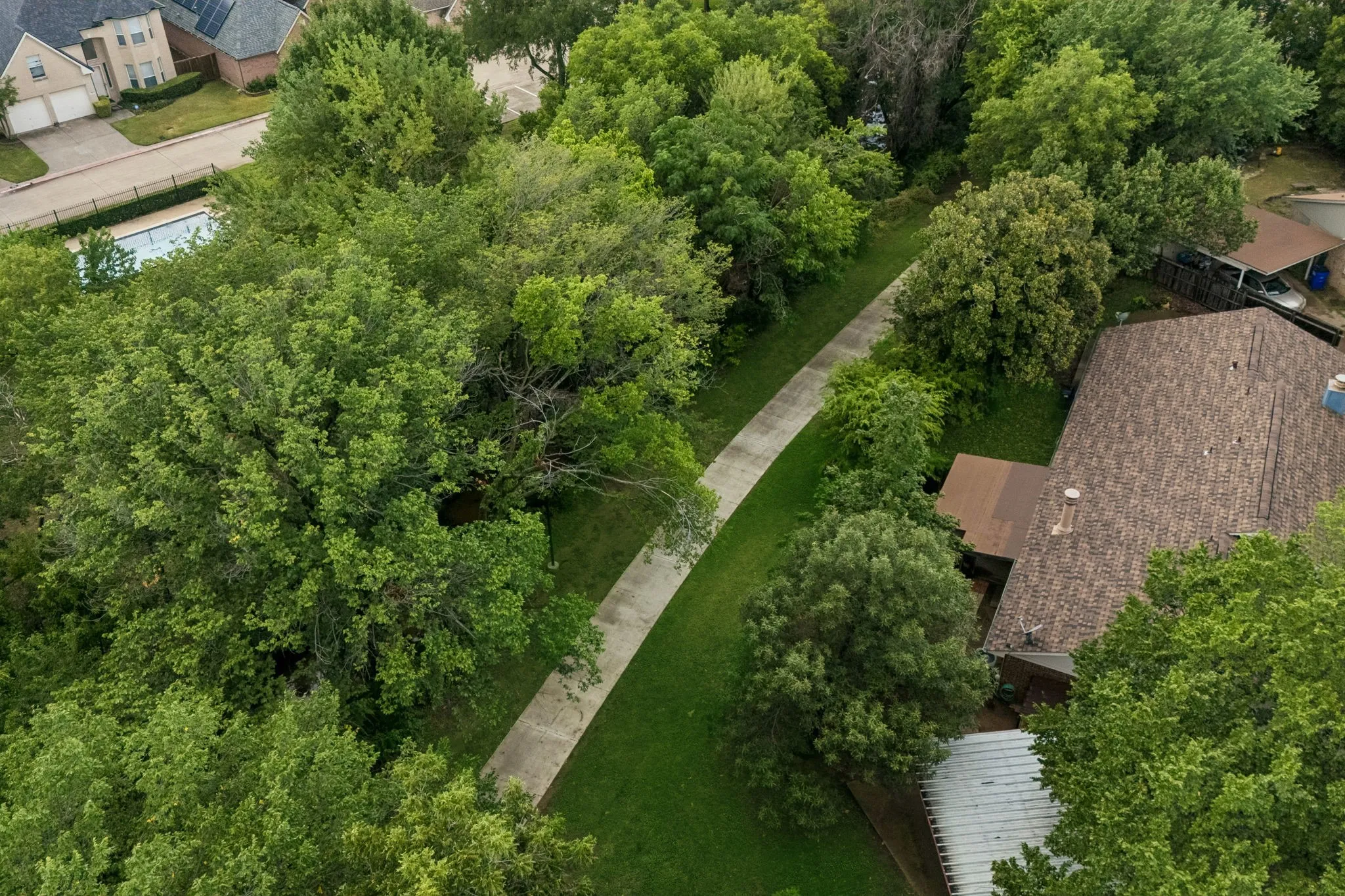 Single Family Residence For Sale in Tarrant County , 118 E Denton Drive, Euless, Texas 76039, 2 Bedroom, 1 Bathroom, Garage spaces, 1,215 Sqft, built in 1984, mls#21320406, Real Estate Agent in Euless, Homes For Sale in Tarrant county, Homes For Sale in Euless, Realtor in Euless Texas, Real Estate Brokerage Independent Realty Texas, Luminita Cordes Realtor