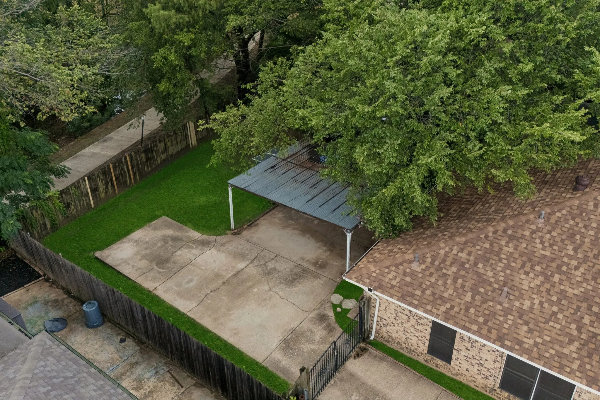 Single Family Residence For Sale in Tarrant County , 118 E Denton Drive, Euless, Texas 76039, 2 Bedroom, 1 Bathroom, Garage spaces, 1,215 Sqft, built in 1984, mls#21320406, Real Estate Agent in Euless, Homes For Sale in Tarrant county, Homes For Sale in Euless, Realtor in Euless Texas, Real Estate Brokerage Independent Realty Texas, Luminita Cordes Realtor