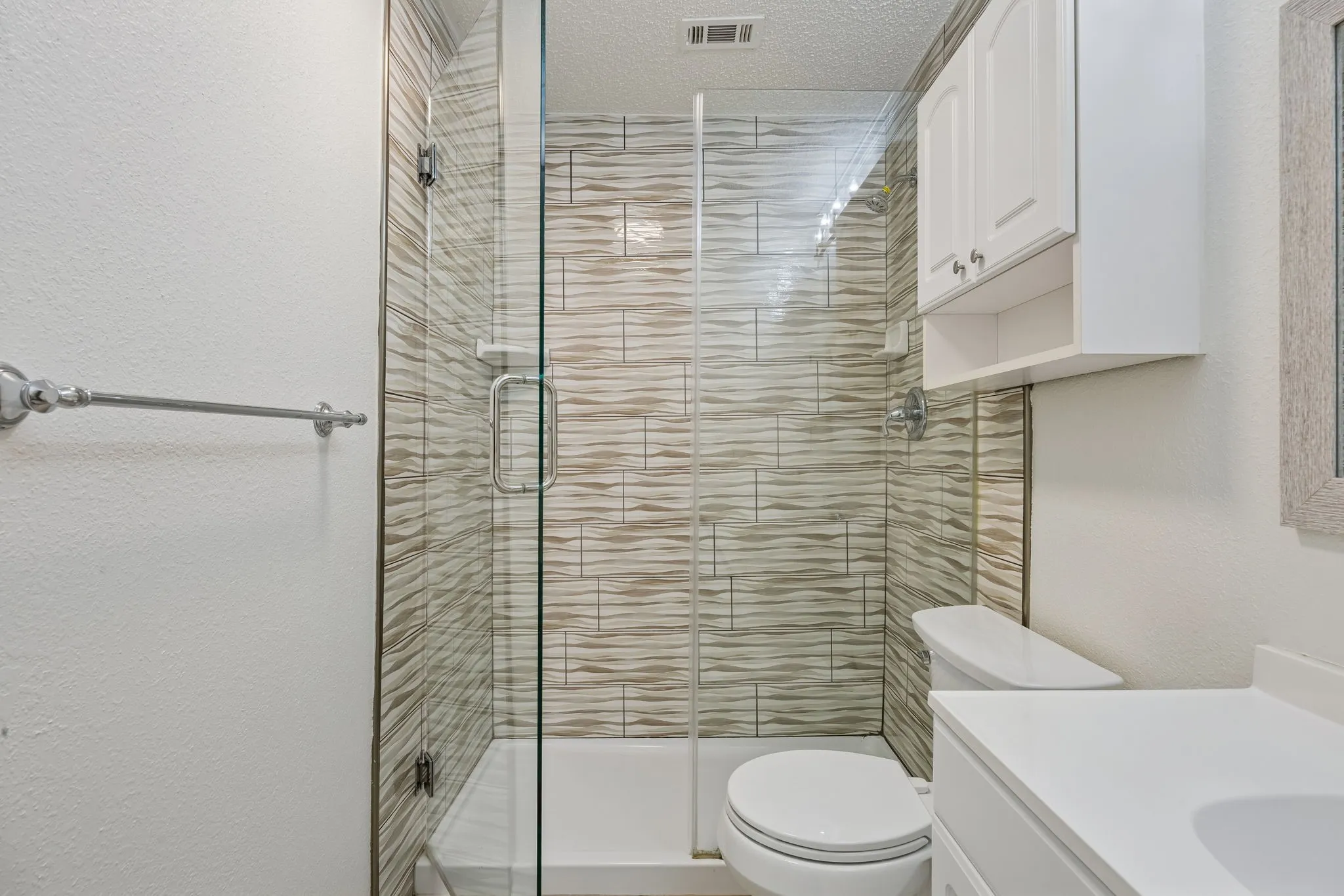 Single Family Residence For Sale in Tarrant County , 118 E Denton Drive, Euless, Texas 76039, 2 Bedroom, 1 Bathroom, Garage spaces, 1,215 Sqft, built in 1984, mls#21320406, Real Estate Agent in Euless, Homes For Sale in Tarrant county, Homes For Sale in Euless, Realtor in Euless Texas, Real Estate Brokerage Independent Realty Texas, Luminita Cordes Realtor