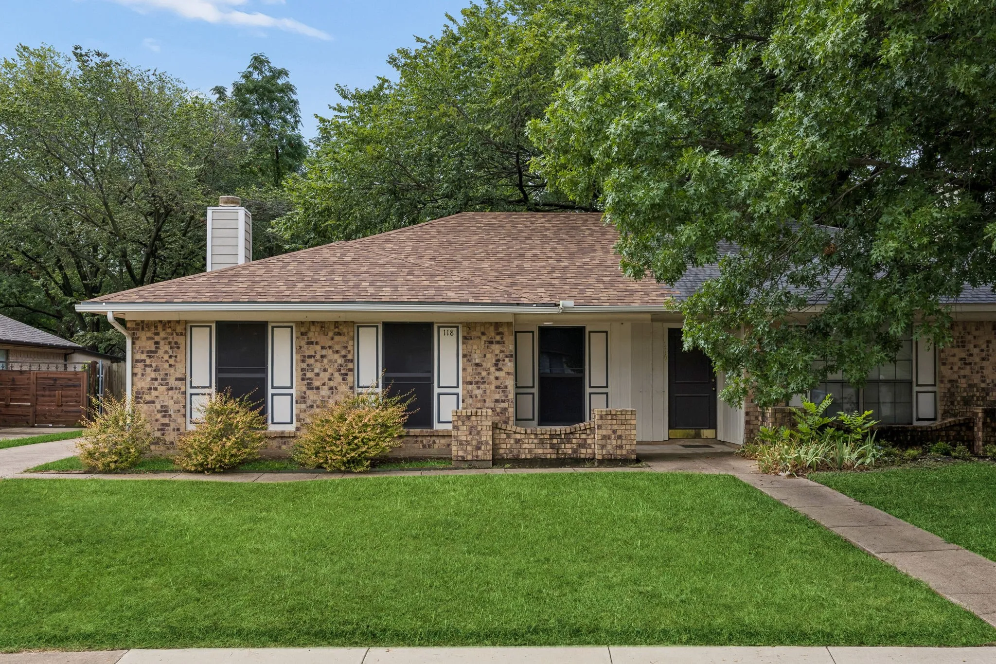 Single Family Residence For Sale in Tarrant County , 118 E Denton Drive, Euless, Texas 76039, 2 Bedroom, 1 Bathroom, Garage spaces, 1,215 Sqft, built in 1984, mls#21320406, Real Estate Agent in Euless, Homes For Sale in Tarrant county, Homes For Sale in Euless, Realtor in Euless Texas, Real Estate Brokerage Independent Realty Texas, Luminita Cordes Realtor