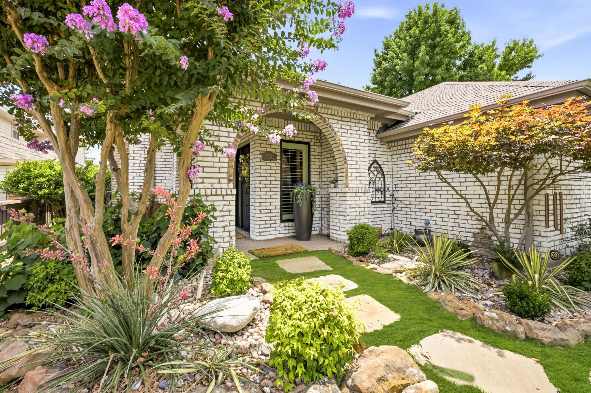 Single Family Residence For Sale in Dallas County , 5718 Over Downs Drive, Dallas, Texas 75230, 3 Bedroom, 3 Bathroom, 2 Garage spaces, 2,476 Sqft, built in 1980, mls#21302635, Real Estate Agent in Dallas, Homes For Sale in Dallas county, Homes For Sale in Dallas, Realtor in Dallas Texas, Real Estate Brokerage Independent Realty Texas, Luminita Cordes Realtor