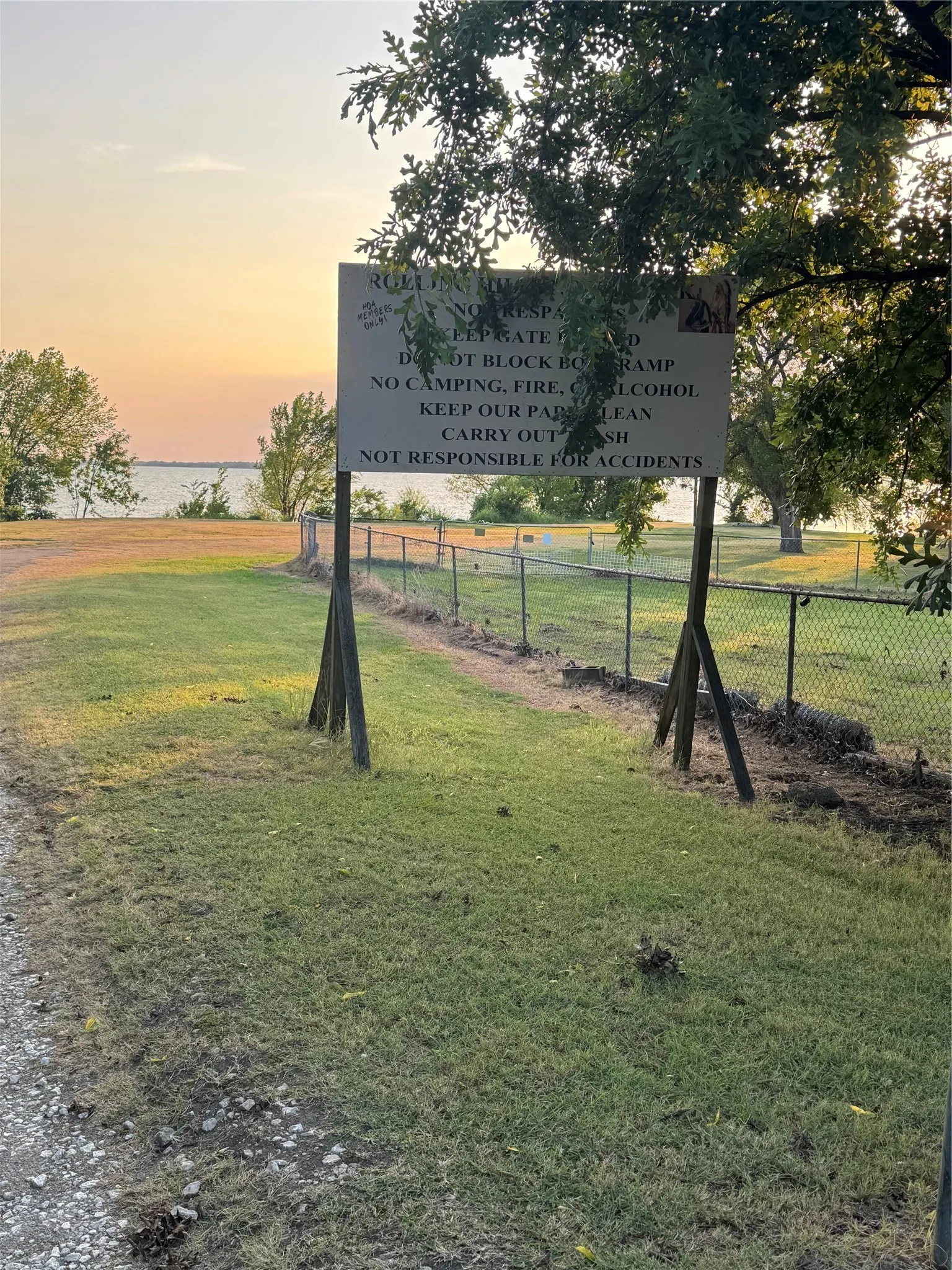 Improved Land For Sale in Hunt County , 7854 Lake View Drive, Lone Oak, Texas 75453, 0, 0, Garage spaces, 0 Sqft, built in 0, mls#21329876, Real Estate Agent in Lone Oak, Homes For Sale in Hunt county, Homes For Sale in Lone Oak, Realtor in Lone Oak Texas, Real Estate Brokerage Independent Realty Texas, Luminita Cordes Realtor