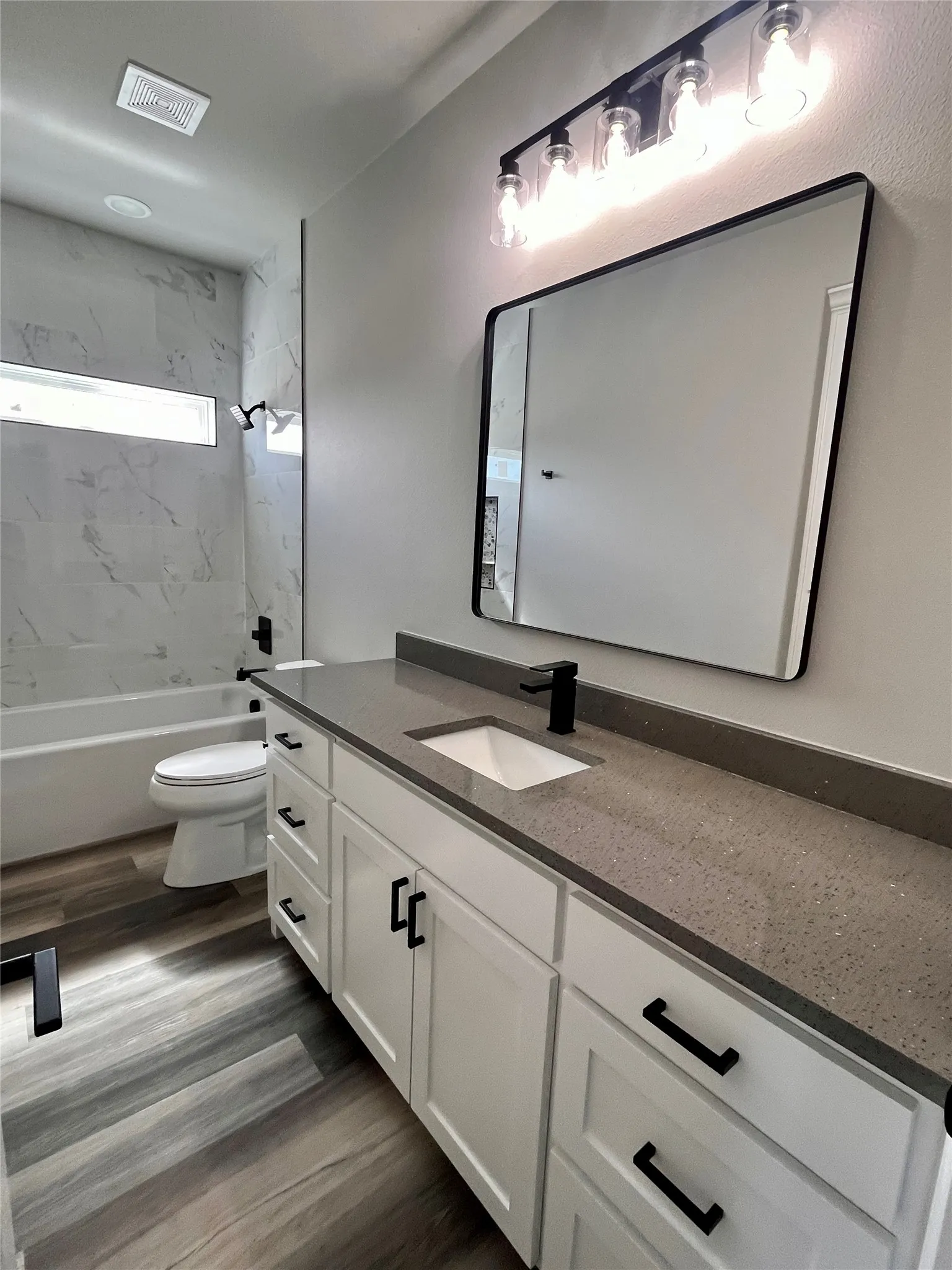 Single Family Residence For Sale in Grayson County , 1404 Dixie Estates Way, Whitesboro, Texas 76273, 5 Bedroom, 3 Bathroom, 2 Garage spaces, 2,720 Sqft, built in 2024, mls#21329926, Real Estate Agent in Whitesboro, Homes For Sale in Grayson county, Homes For Sale in Whitesboro, Realtor in Whitesboro Texas, Real Estate Brokerage Independent Realty Texas, Luminita Cordes Realtor