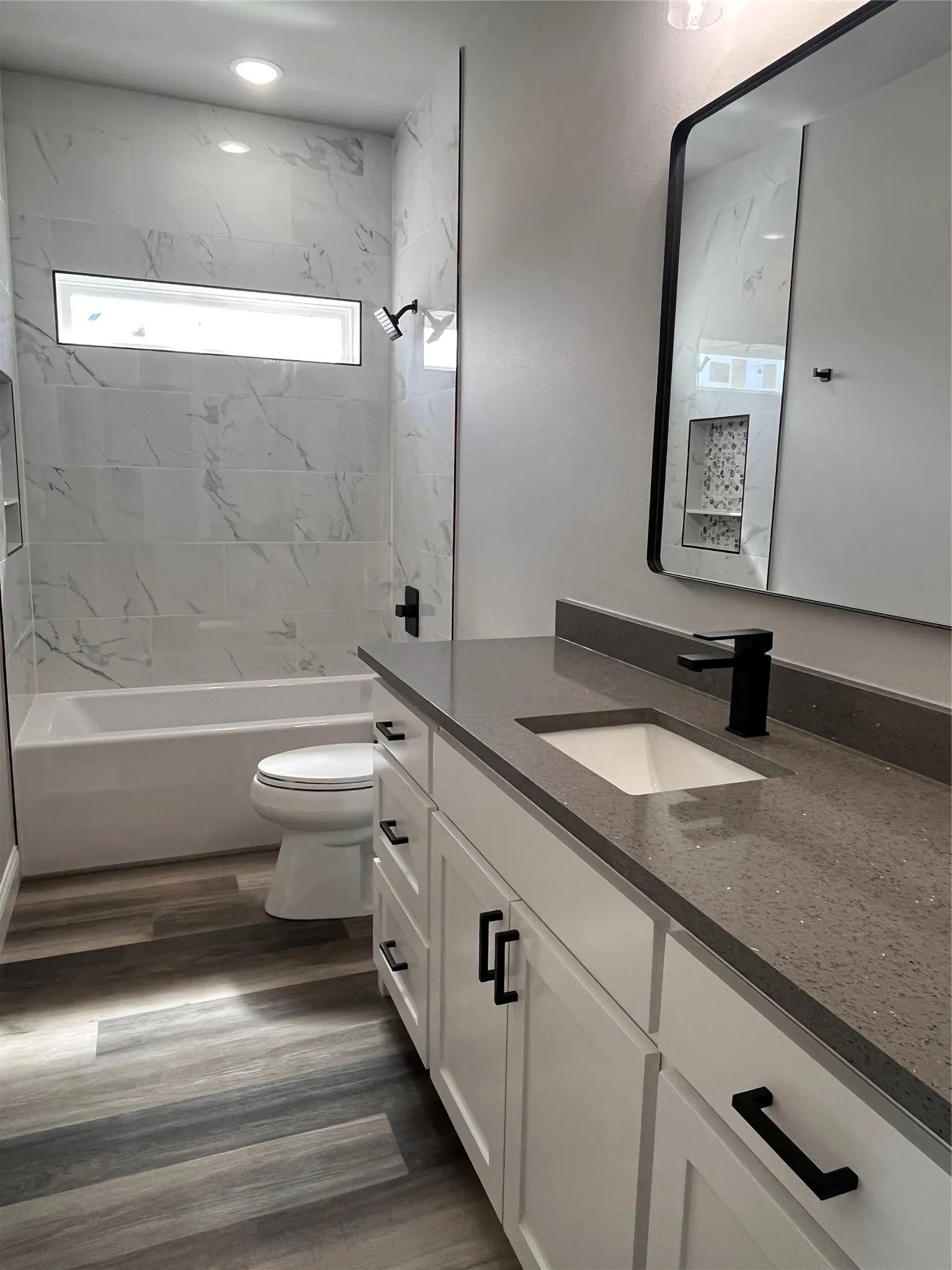 Single Family Residence For Sale in Grayson County , 1404 Dixie Estates Way, Whitesboro, Texas 76273, 5 Bedroom, 3 Bathroom, 2 Garage spaces, 2,720 Sqft, built in 2024, mls#21329926, Real Estate Agent in Whitesboro, Homes For Sale in Grayson county, Homes For Sale in Whitesboro, Realtor in Whitesboro Texas, Real Estate Brokerage Independent Realty Texas, Luminita Cordes Realtor