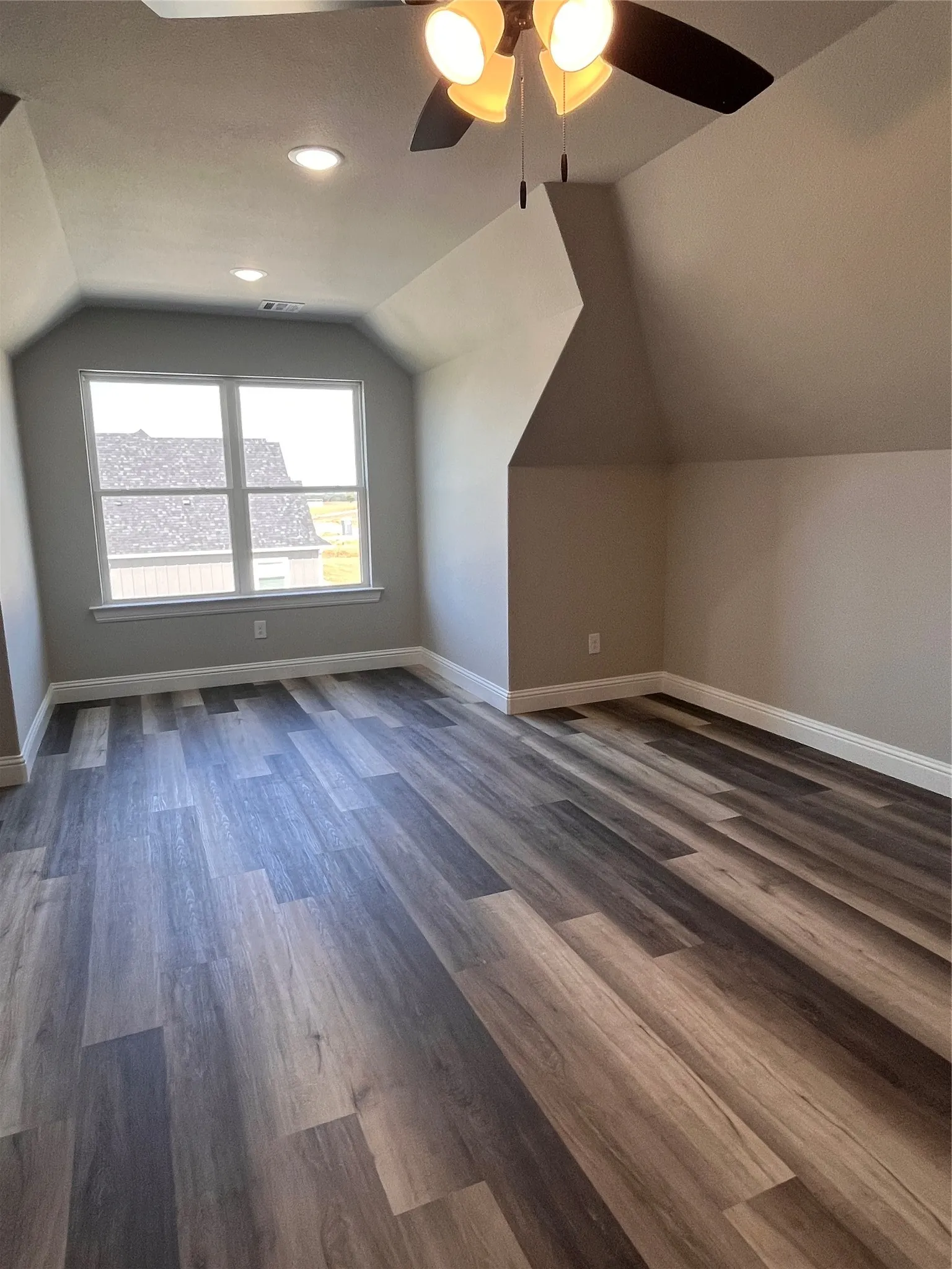Single Family Residence For Sale in Grayson County , 1404 Dixie Estates Way, Whitesboro, Texas 76273, 5 Bedroom, 3 Bathroom, 2 Garage spaces, 2,720 Sqft, built in 2024, mls#21329926, Real Estate Agent in Whitesboro, Homes For Sale in Grayson county, Homes For Sale in Whitesboro, Realtor in Whitesboro Texas, Real Estate Brokerage Independent Realty Texas, Luminita Cordes Realtor