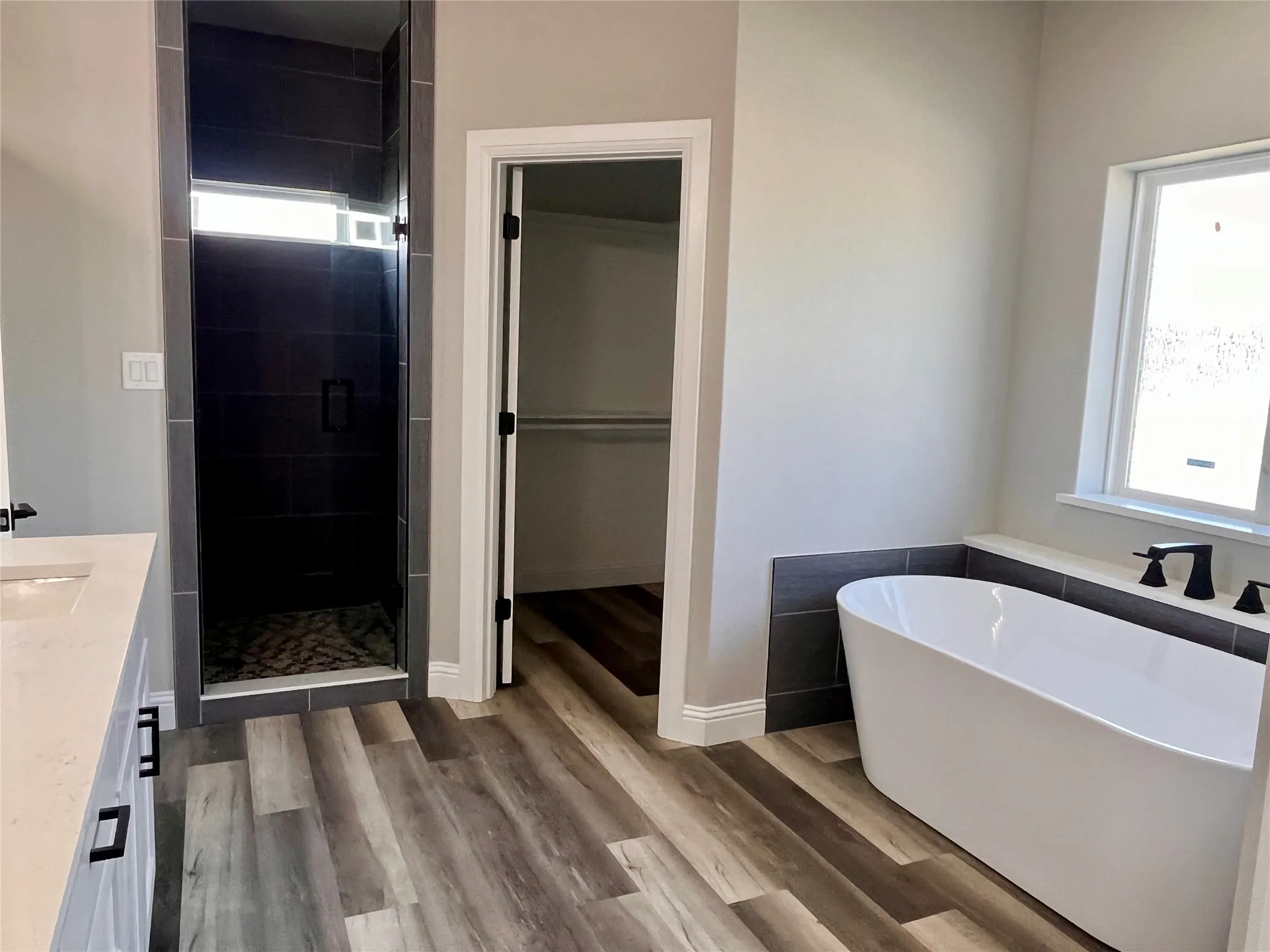 Single Family Residence For Sale in Grayson County , 1404 Dixie Estates Way, Whitesboro, Texas 76273, 5 Bedroom, 3 Bathroom, 2 Garage spaces, 2,720 Sqft, built in 2024, mls#21329926, Real Estate Agent in Whitesboro, Homes For Sale in Grayson county, Homes For Sale in Whitesboro, Realtor in Whitesboro Texas, Real Estate Brokerage Independent Realty Texas, Luminita Cordes Realtor
