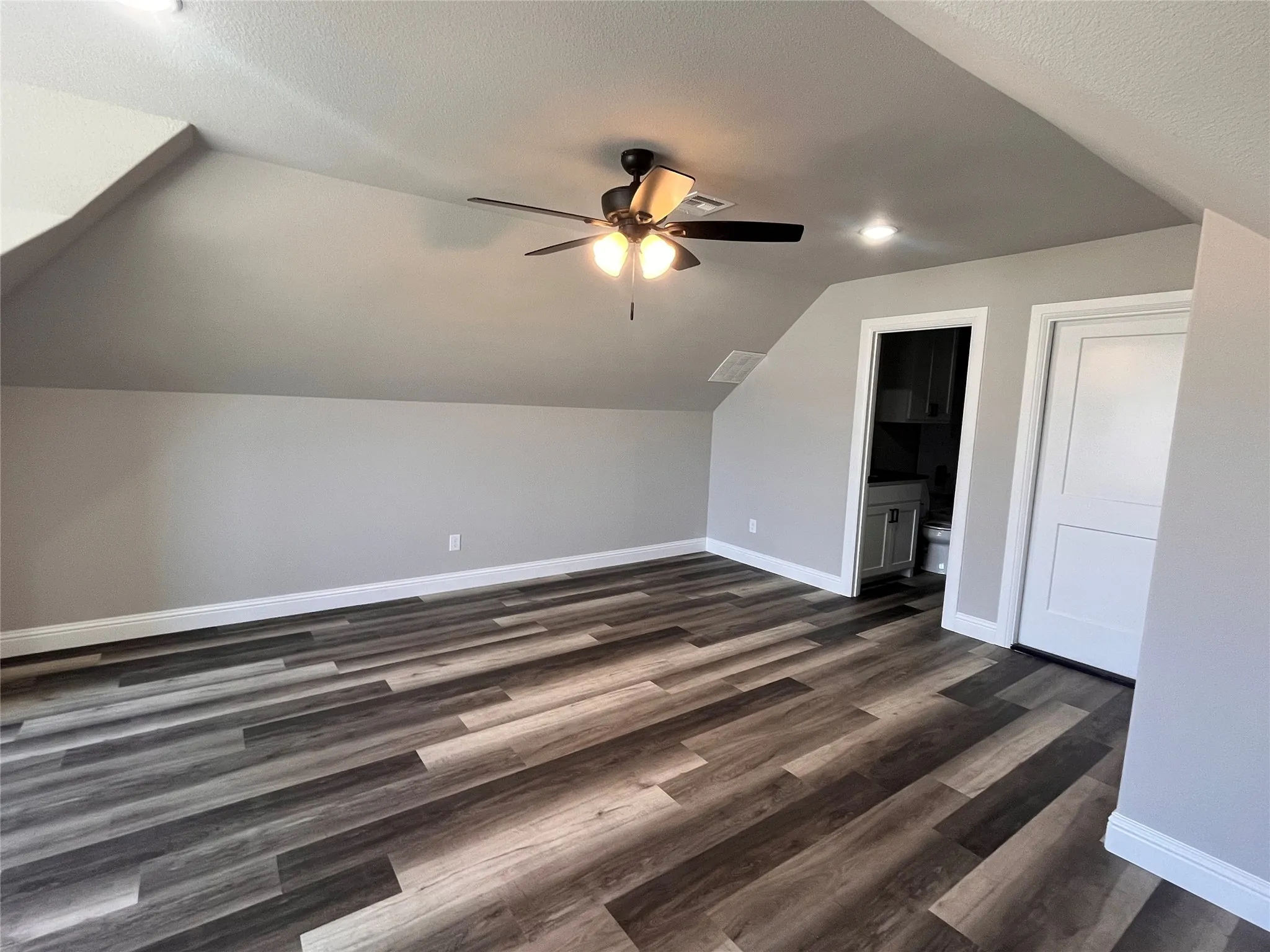 Single Family Residence For Sale in Grayson County , 1404 Dixie Estates Way, Whitesboro, Texas 76273, 5 Bedroom, 3 Bathroom, 2 Garage spaces, 2,720 Sqft, built in 2024, mls#21329926, Real Estate Agent in Whitesboro, Homes For Sale in Grayson county, Homes For Sale in Whitesboro, Realtor in Whitesboro Texas, Real Estate Brokerage Independent Realty Texas, Luminita Cordes Realtor