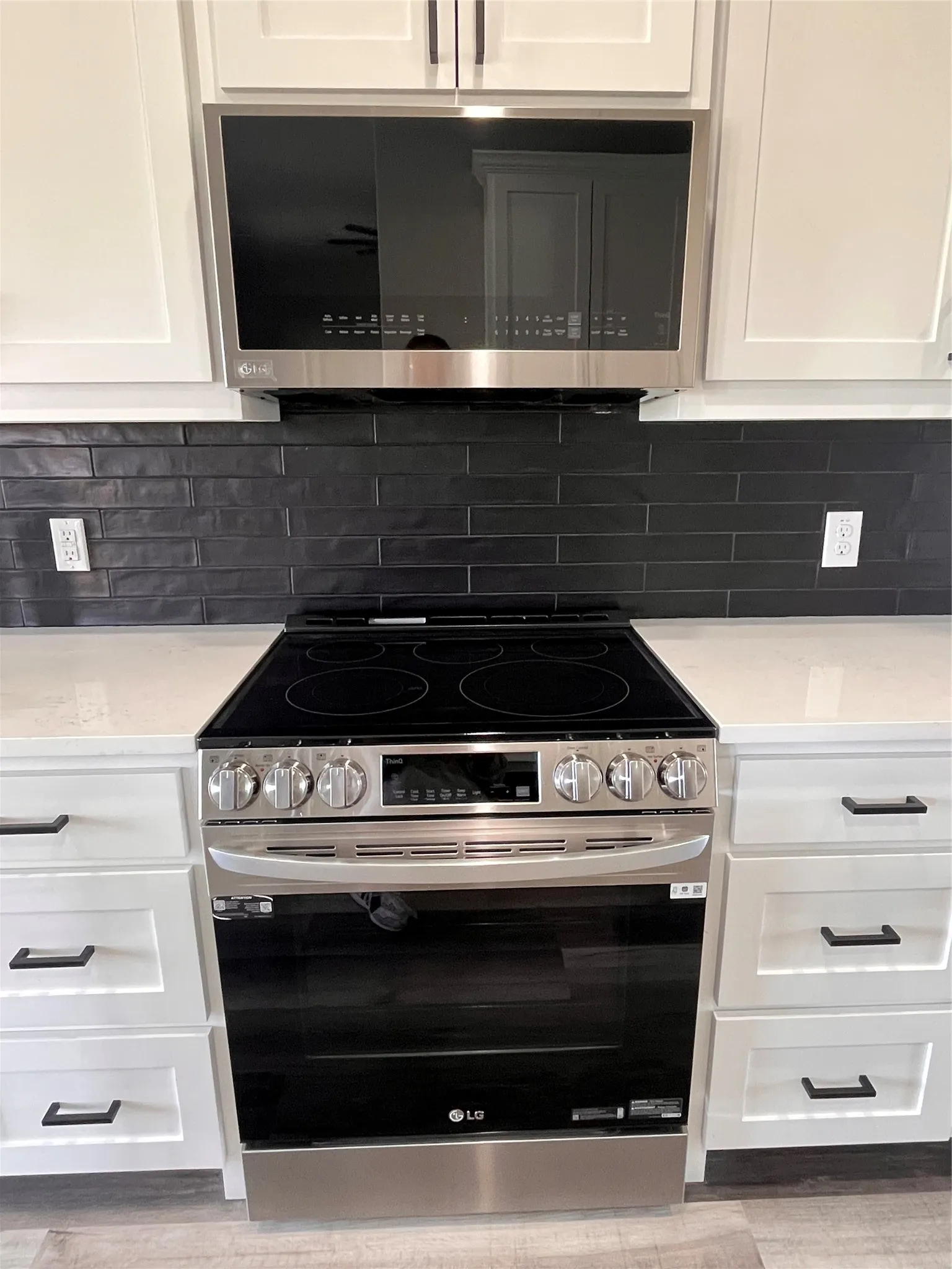 Single Family Residence For Sale in Grayson County , 1404 Dixie Estates Way, Whitesboro, Texas 76273, 5 Bedroom, 3 Bathroom, 2 Garage spaces, 2,720 Sqft, built in 2024, mls#21329926, Real Estate Agent in Whitesboro, Homes For Sale in Grayson county, Homes For Sale in Whitesboro, Realtor in Whitesboro Texas, Real Estate Brokerage Independent Realty Texas, Luminita Cordes Realtor