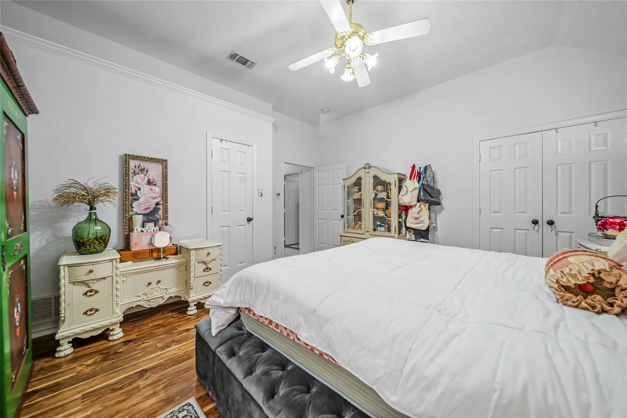 Vaulted ceilings with a ceiling fan light fixture