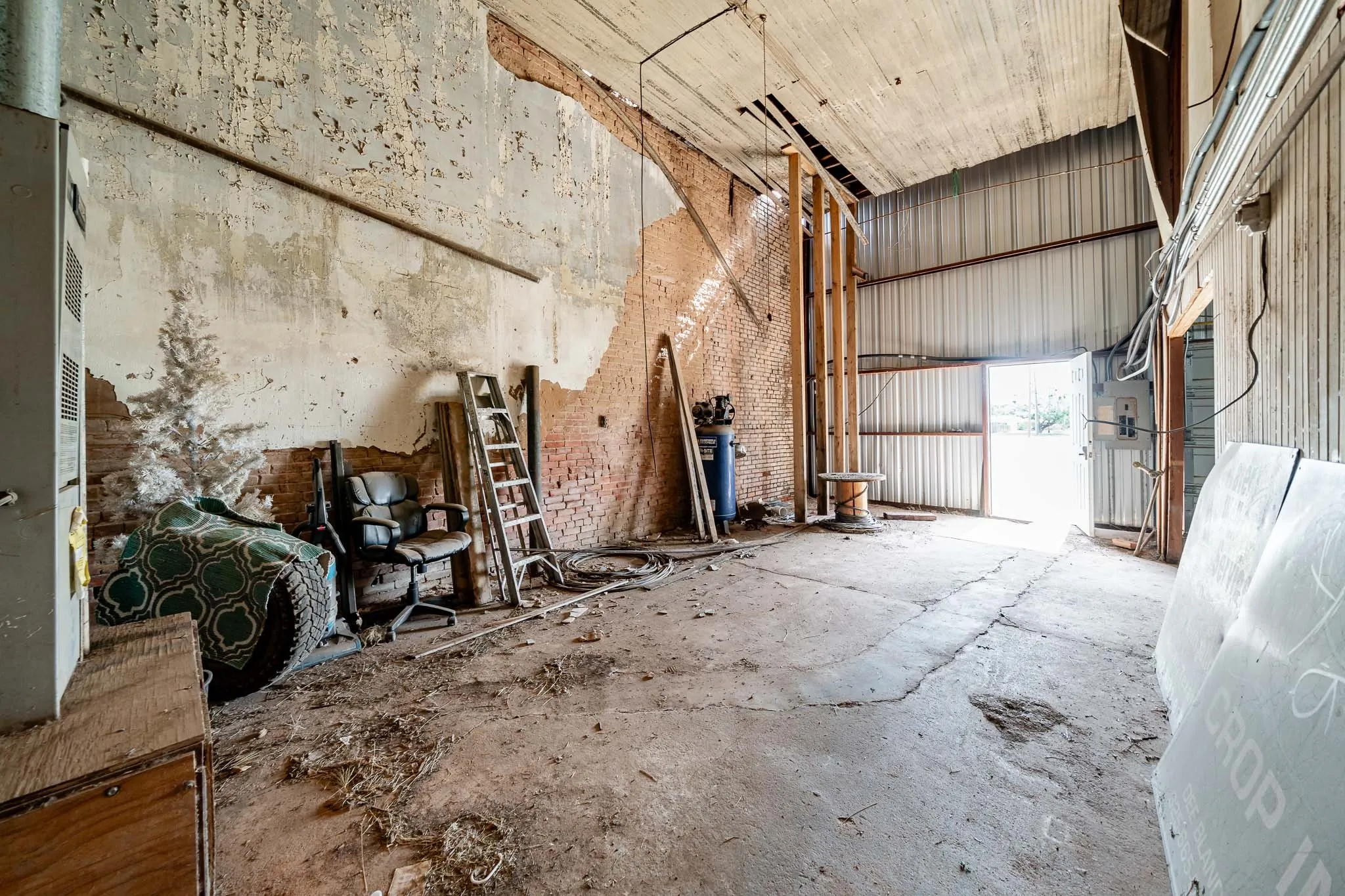 Office For Sale in Jones County , 1231 Commercial Street, Anson, Texas 79501, 0, 0, Garage spaces, 0 Sqft, built in 1940, mls#21329902, Real Estate Agent in Anson, Homes For Sale in Jones county, Homes For Sale in Anson, Realtor in Anson Texas, Real Estate Brokerage Independent Realty Texas, Luminita Cordes Realtor