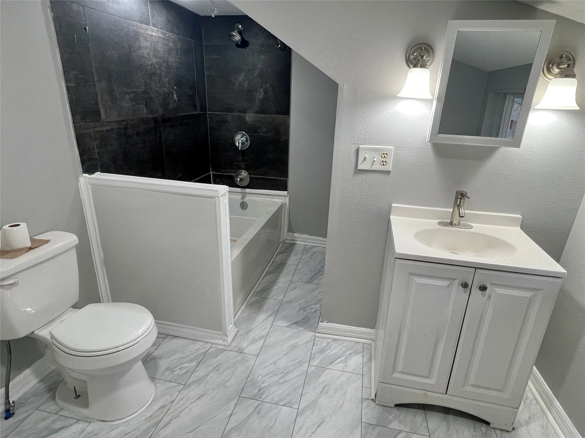 Duplex For Sale in Grayson County , 510 W Gandy Street, Denison, Texas 75020, 4 Bedrooms, 2 Bathrooms, Garage spaces, 0 Sqft, built in 1905, Price $320,000, mls#21329910, Real Estate Agent in Denison, Homes For Sale in Grayson county, Homes For Sale in Denison, Realtor in Denison Texas, Real Estate Brokerage Independent Realty Texas, Luminita Cordes Realtor