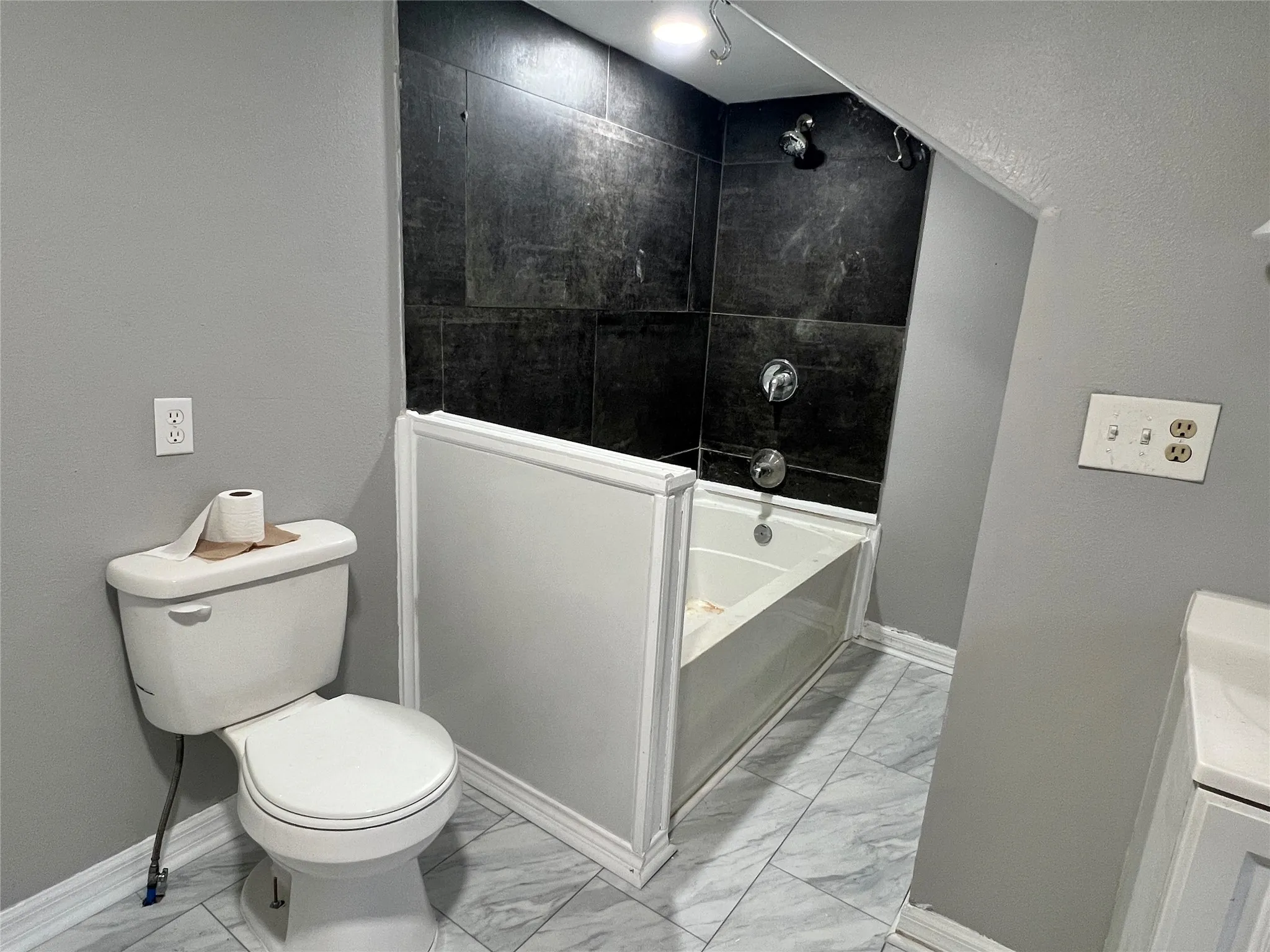 Duplex For Sale in Grayson County , 510 W Gandy Street, Denison, Texas 75020, 4 Bedrooms, 2 Bathrooms, Garage spaces, 0 Sqft, built in 1905, Price $320,000, mls#21329910, Real Estate Agent in Denison, Homes For Sale in Grayson county, Homes For Sale in Denison, Realtor in Denison Texas, Real Estate Brokerage Independent Realty Texas, Luminita Cordes Realtor