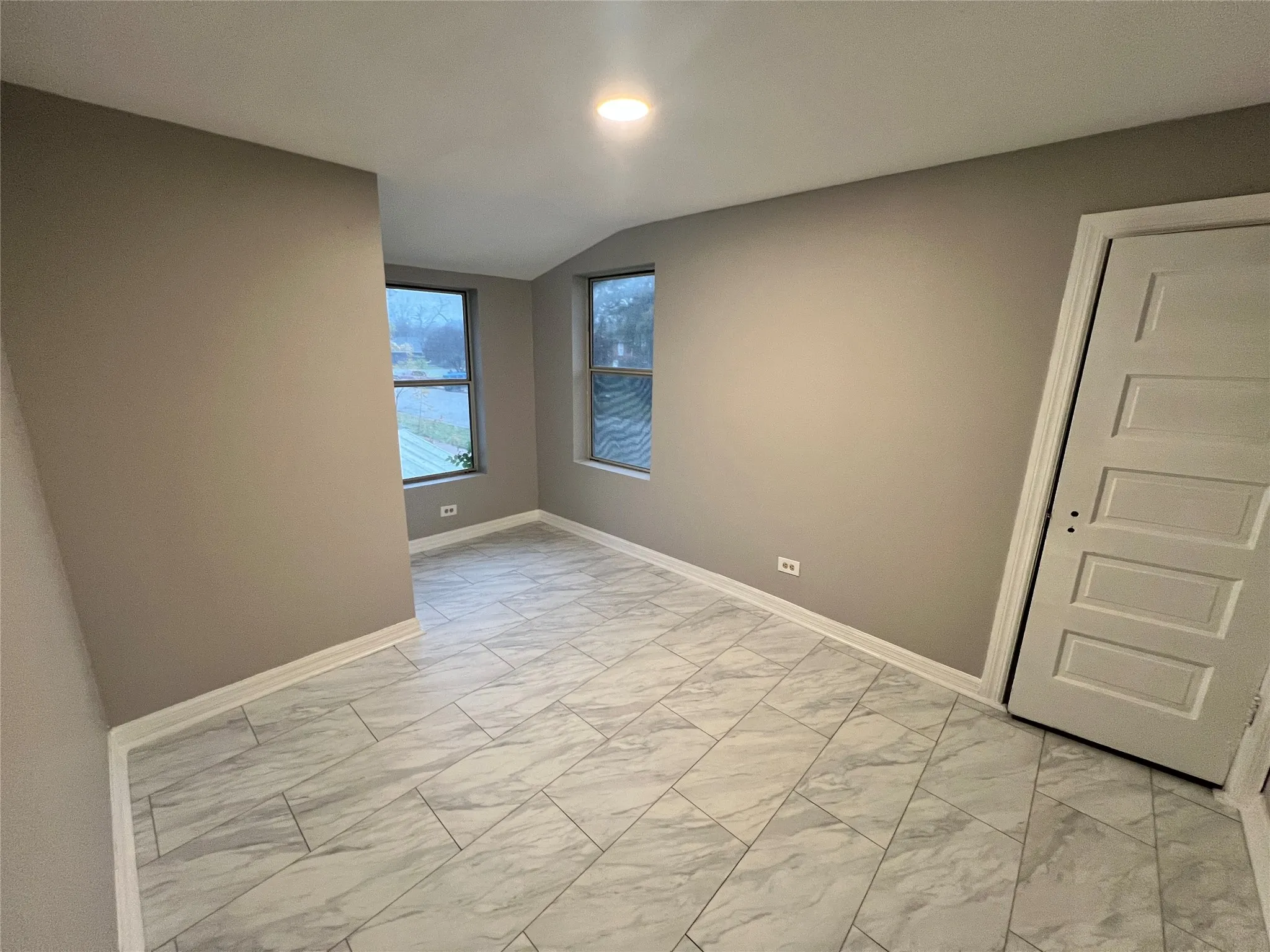 Duplex For Sale in Grayson County , 510 W Gandy Street, Denison, Texas 75020, 4 Bedrooms, 2 Bathrooms, Garage spaces, 0 Sqft, built in 1905, Price $320,000, mls#21329910, Real Estate Agent in Denison, Homes For Sale in Grayson county, Homes For Sale in Denison, Realtor in Denison Texas, Real Estate Brokerage Independent Realty Texas, Luminita Cordes Realtor
