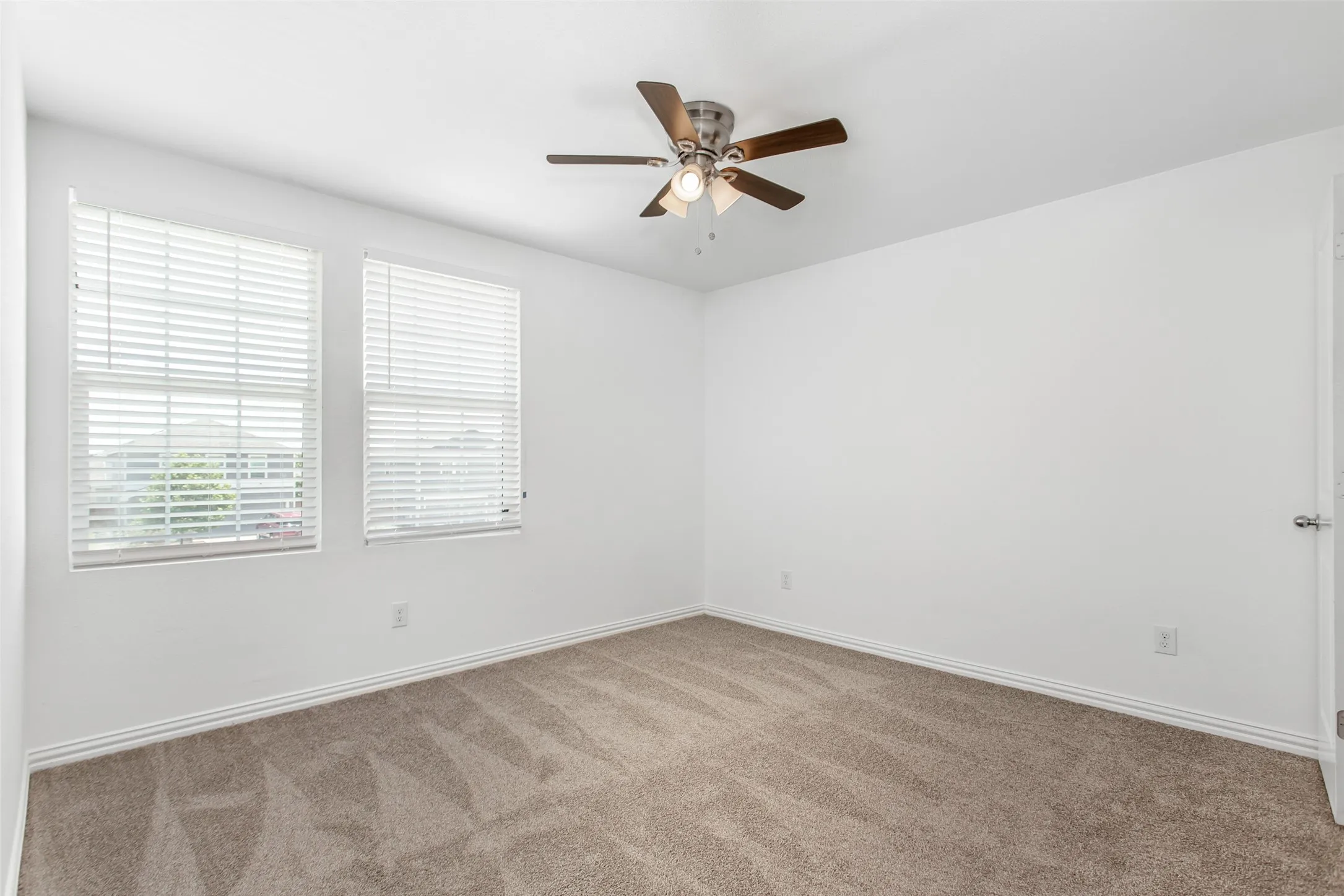 Single Family Residence For Rent in Dallas County , 9213 Marilyn Place, Dallas, Texas 75227, 4 Bedroom, 3 Bathroom, 2 Garage spaces, 1,940 Sqft, built in 2021, mls#21324258, Real Estate Agent in Dallas, Homes For Rent in Dallas county, Homes For Rent in Dallas, Realtor in Dallas Texas, Real Estate Brokerage Independent Realty Texas, Luminita Cordes Realtor