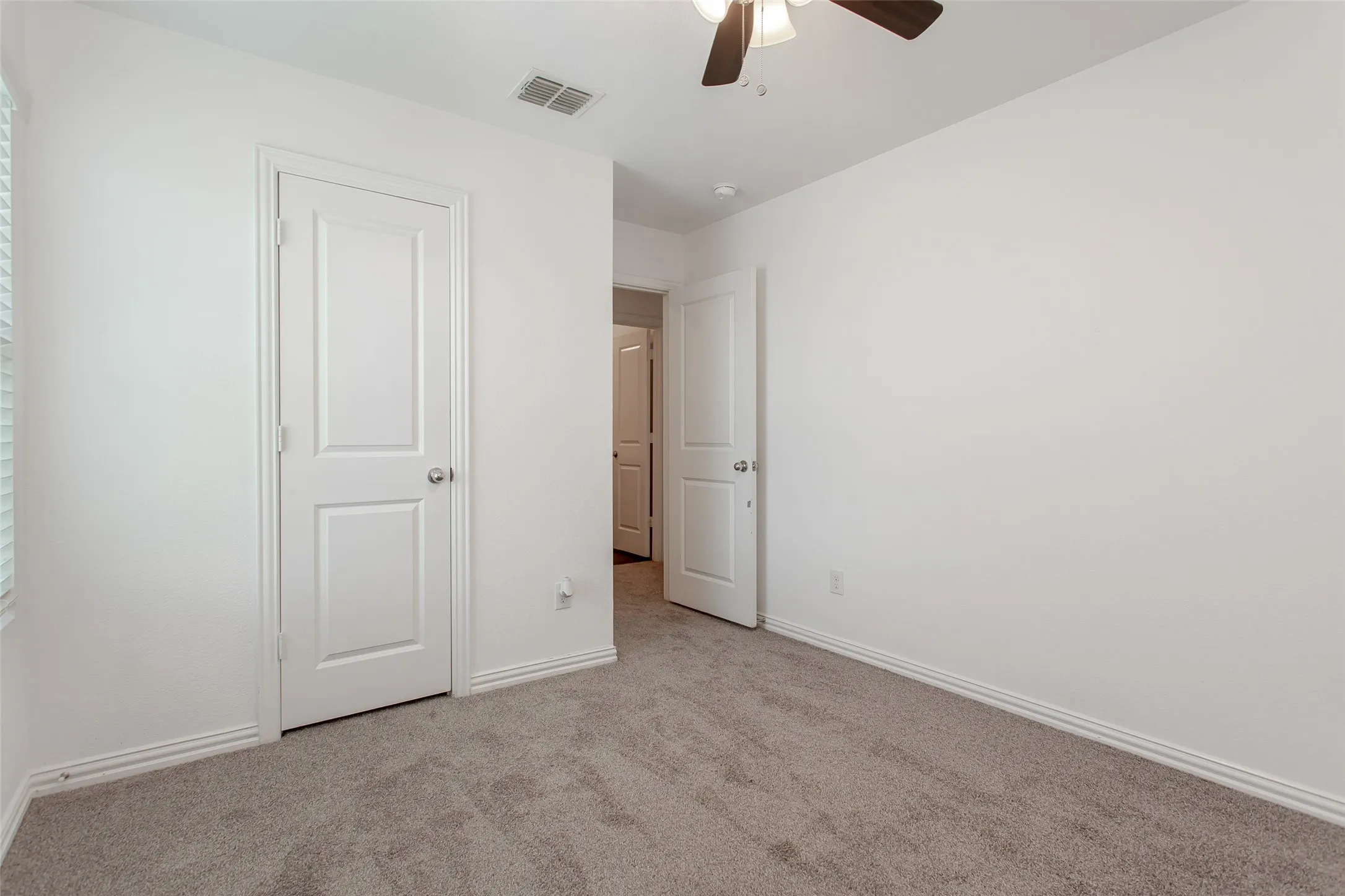 Single Family Residence For Rent in Dallas County , 9213 Marilyn Place, Dallas, Texas 75227, 4 Bedroom, 3 Bathroom, 2 Garage spaces, 1,940 Sqft, built in 2021, mls#21324258, Real Estate Agent in Dallas, Homes For Rent in Dallas county, Homes For Rent in Dallas, Realtor in Dallas Texas, Real Estate Brokerage Independent Realty Texas, Luminita Cordes Realtor
