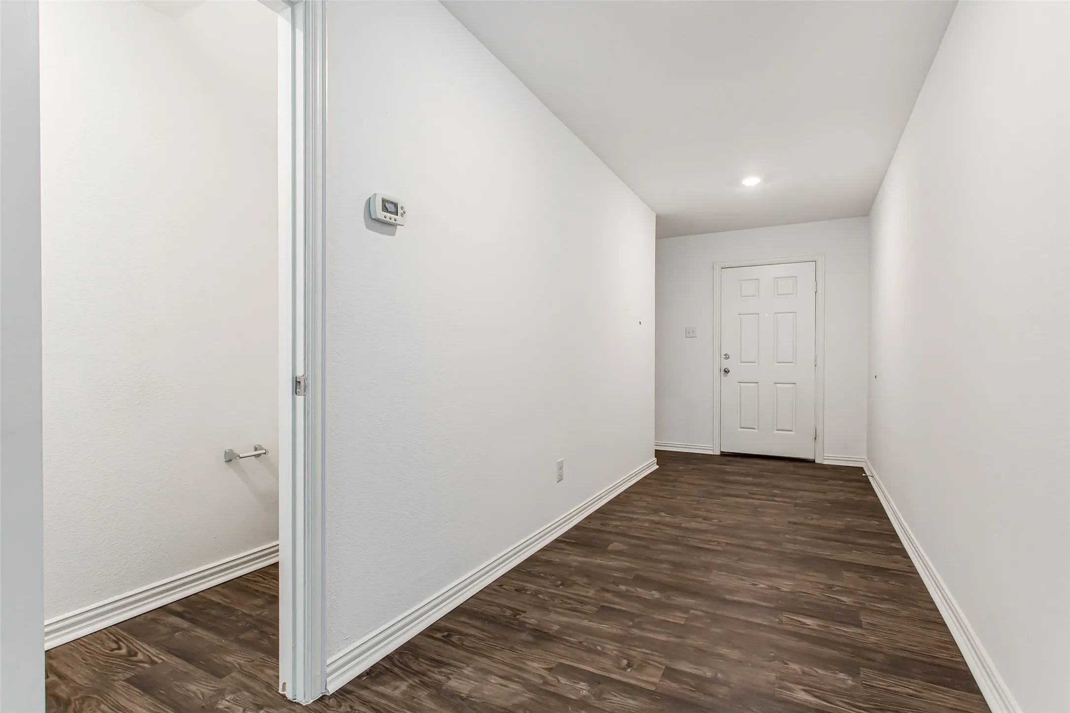 Single Family Residence For Rent in Dallas County , 9213 Marilyn Place, Dallas, Texas 75227, 4 Bedroom, 3 Bathroom, 2 Garage spaces, 1,940 Sqft, built in 2021, mls#21324258, Real Estate Agent in Dallas, Homes For Rent in Dallas county, Homes For Rent in Dallas, Realtor in Dallas Texas, Real Estate Brokerage Independent Realty Texas, Luminita Cordes Realtor