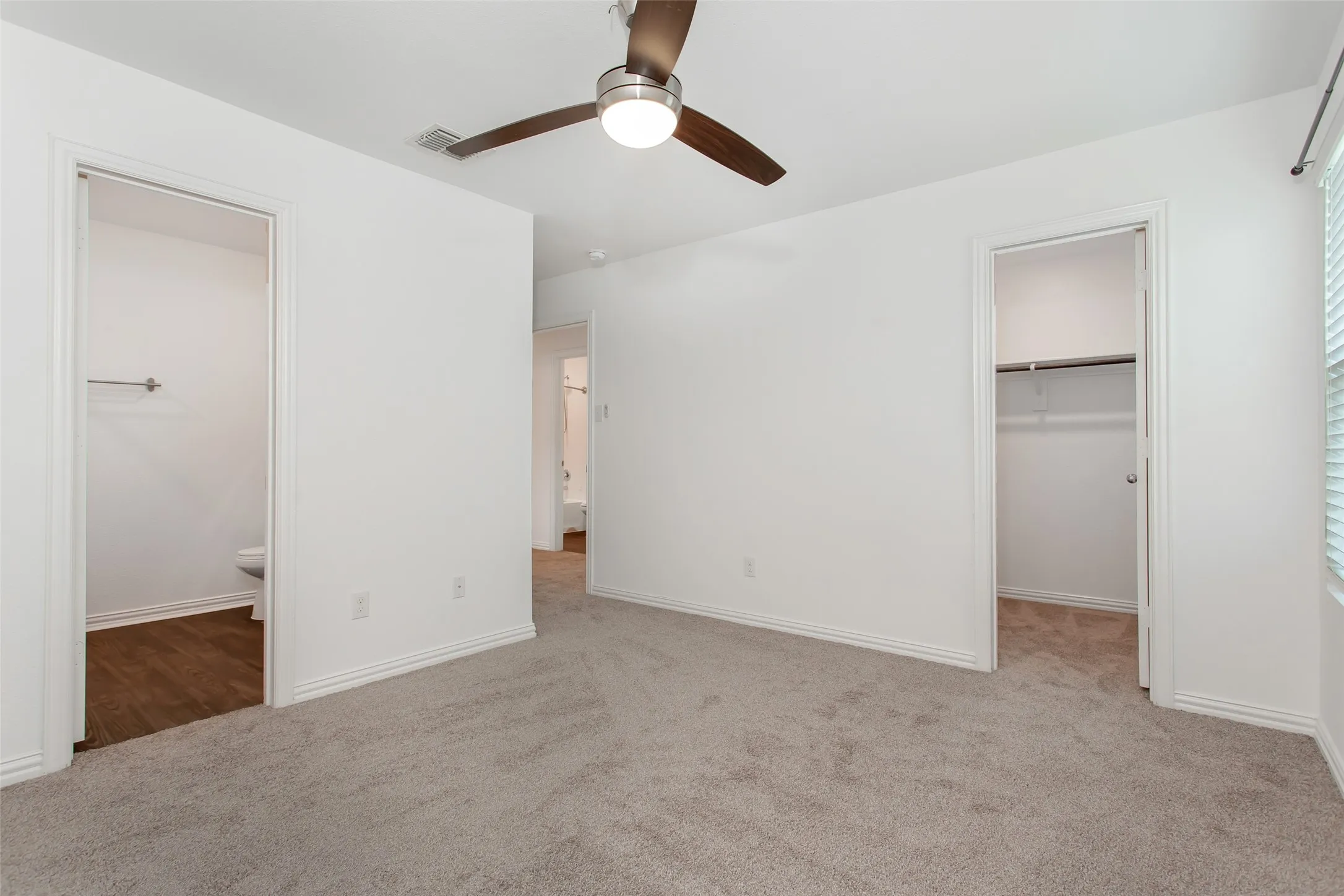 Single Family Residence For Rent in Dallas County , 9213 Marilyn Place, Dallas, Texas 75227, 4 Bedroom, 3 Bathroom, 2 Garage spaces, 1,940 Sqft, built in 2021, mls#21324258, Real Estate Agent in Dallas, Homes For Rent in Dallas county, Homes For Rent in Dallas, Realtor in Dallas Texas, Real Estate Brokerage Independent Realty Texas, Luminita Cordes Realtor