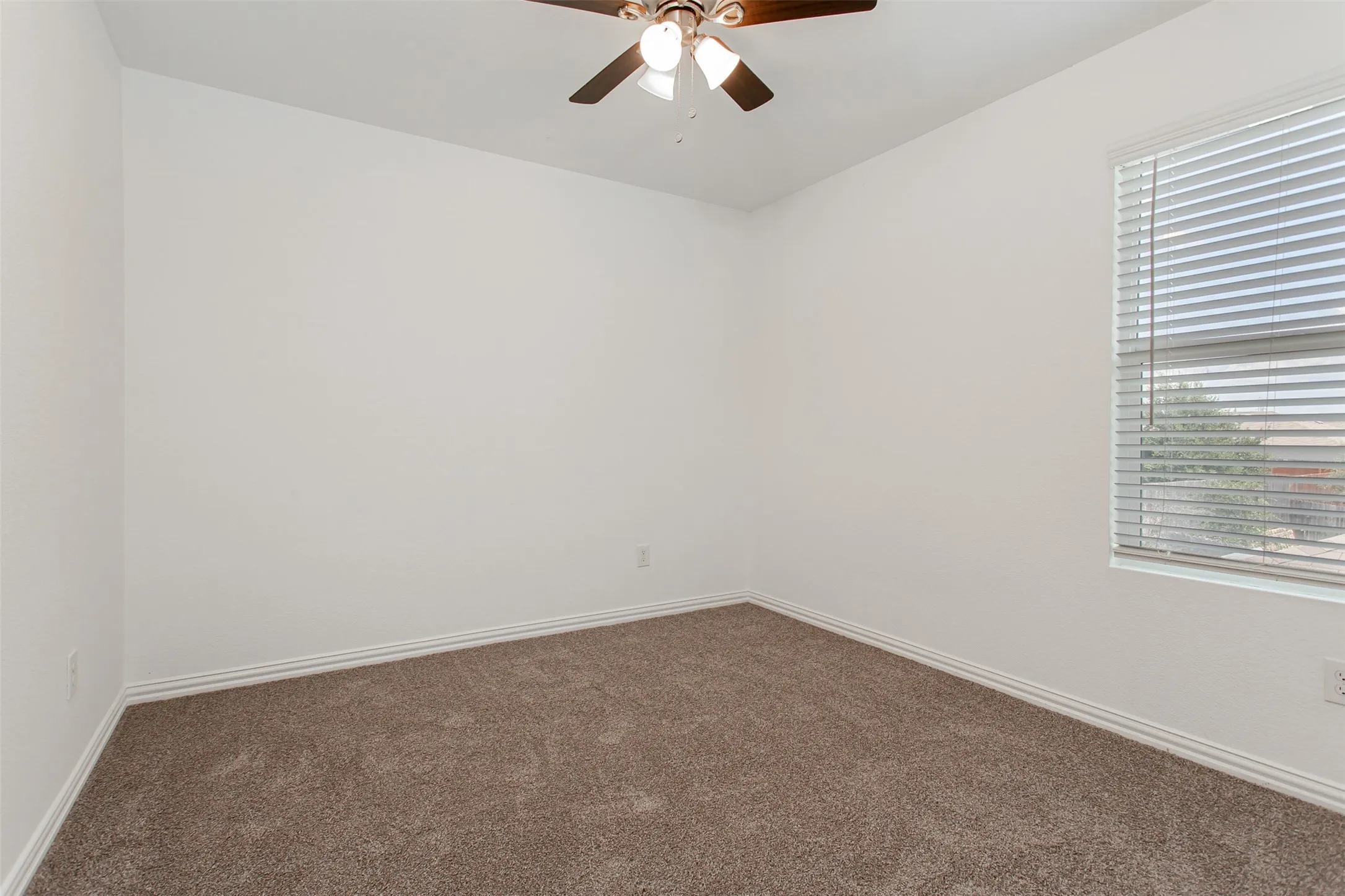 Single Family Residence For Rent in Dallas County , 9213 Marilyn Place, Dallas, Texas 75227, 4 Bedroom, 3 Bathroom, 2 Garage spaces, 1,940 Sqft, built in 2021, mls#21324258, Real Estate Agent in Dallas, Homes For Rent in Dallas county, Homes For Rent in Dallas, Realtor in Dallas Texas, Real Estate Brokerage Independent Realty Texas, Luminita Cordes Realtor