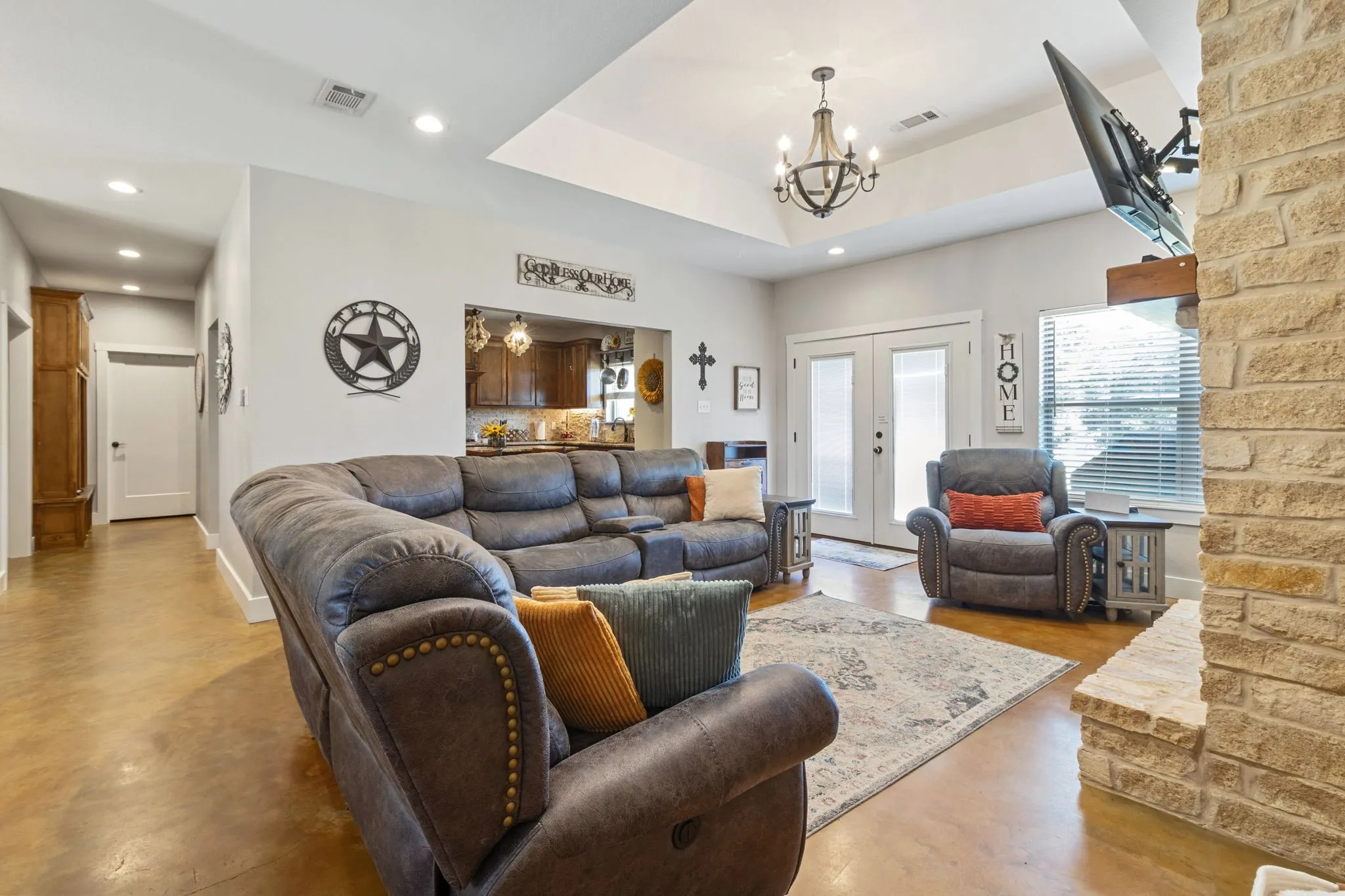 Single Family Residence For Sale in Henderson County , 5337 Dusty Road, Athens, Texas 75752, 4 Bedroom, 3 Bathroom, 1 Garage spaces, 2,561 Sqft, built in 2018, mls#21318382, Real Estate Agent in Athens, Homes For Sale in Henderson county, Homes For Sale in Athens, Realtor in Athens Texas, Real Estate Brokerage Independent Realty Texas, Luminita Cordes Realtor