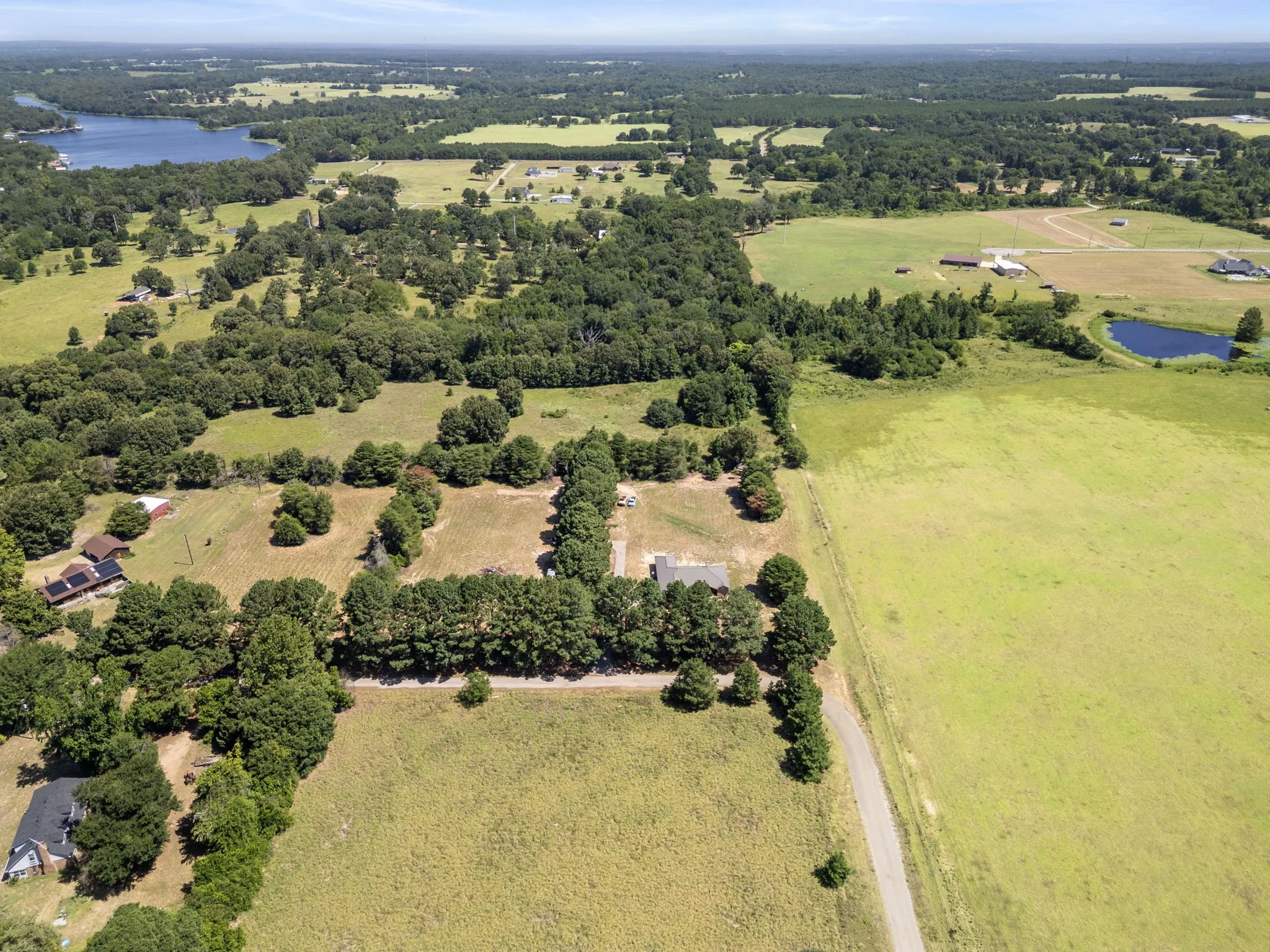 Single Family Residence For Sale in Henderson County , 5337 Dusty Road, Athens, Texas 75752, 4 Bedroom, 3 Bathroom, 1 Garage spaces, 2,561 Sqft, built in 2018, mls#21318382, Real Estate Agent in Athens, Homes For Sale in Henderson county, Homes For Sale in Athens, Realtor in Athens Texas, Real Estate Brokerage Independent Realty Texas, Luminita Cordes Realtor