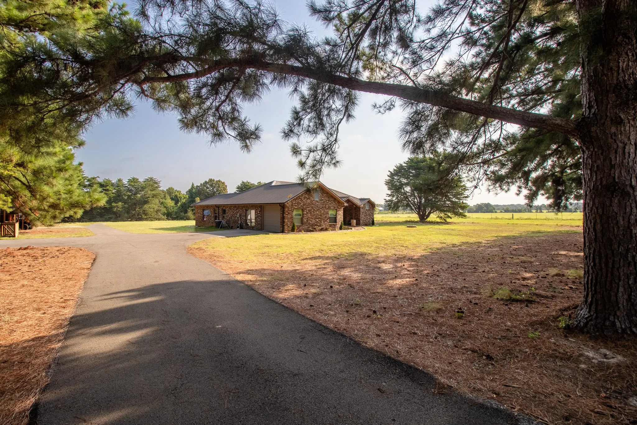 Single Family Residence For Sale in Henderson County , 5337 Dusty Road, Athens, Texas 75752, 4 Bedroom, 3 Bathroom, 1 Garage spaces, 2,561 Sqft, built in 2018, mls#21318382, Real Estate Agent in Athens, Homes For Sale in Henderson county, Homes For Sale in Athens, Realtor in Athens Texas, Real Estate Brokerage Independent Realty Texas, Luminita Cordes Realtor
