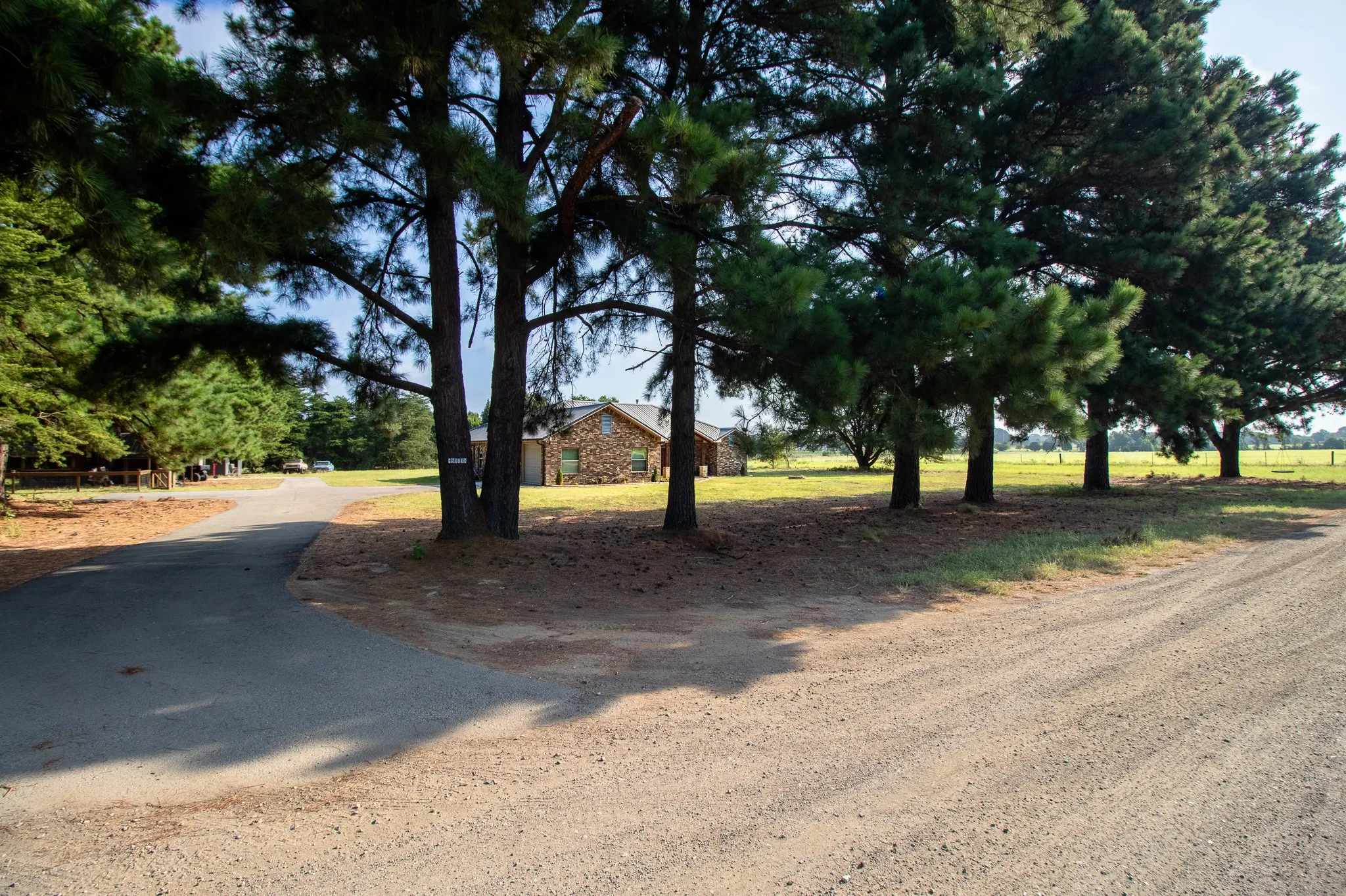 Single Family Residence For Sale in Henderson County , 5337 Dusty Road, Athens, Texas 75752, 4 Bedroom, 3 Bathroom, 1 Garage spaces, 2,561 Sqft, built in 2018, mls#21318382, Real Estate Agent in Athens, Homes For Sale in Henderson county, Homes For Sale in Athens, Realtor in Athens Texas, Real Estate Brokerage Independent Realty Texas, Luminita Cordes Realtor
