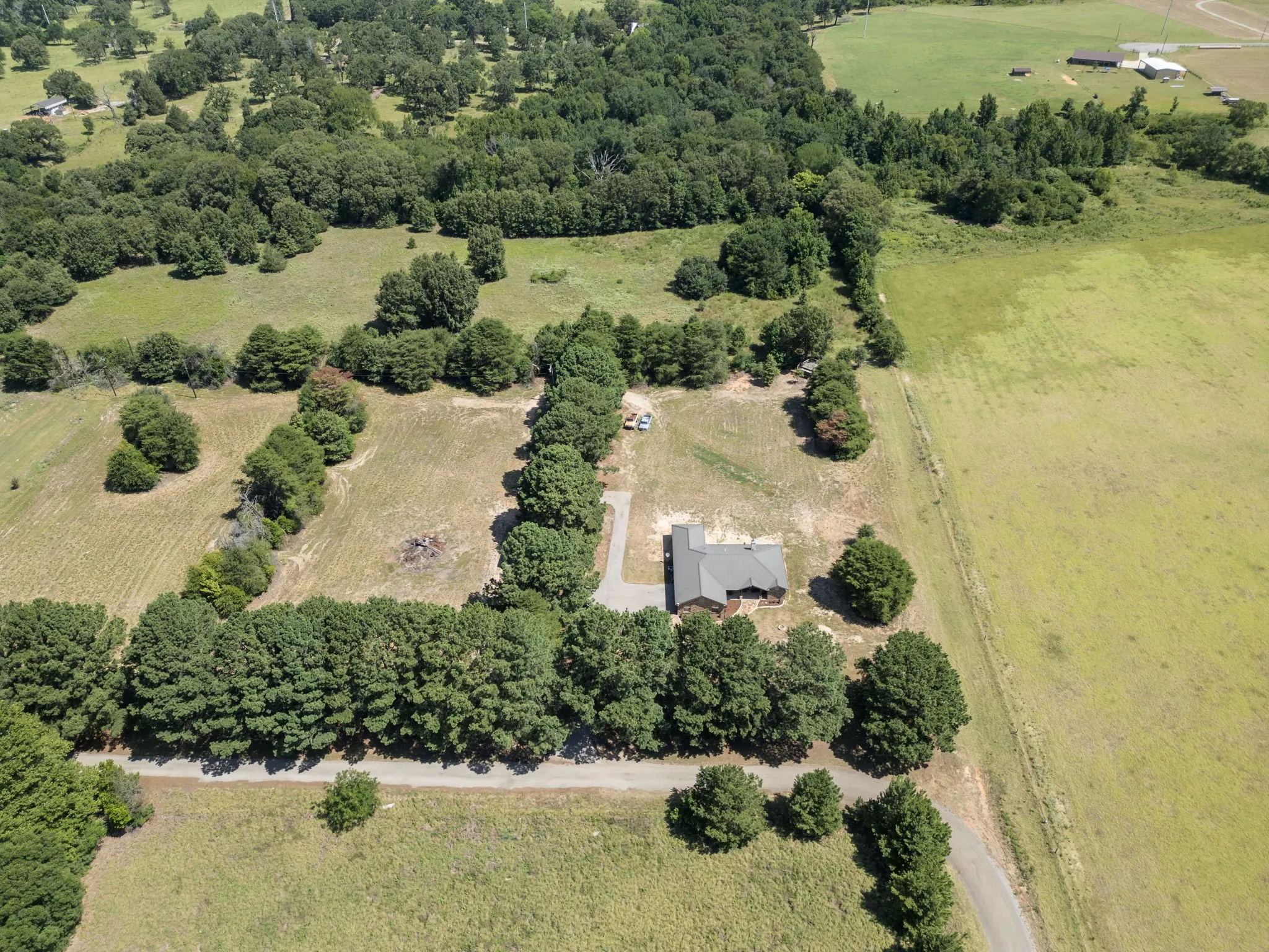 Single Family Residence For Sale in Henderson County , 5337 Dusty Road, Athens, Texas 75752, 4 Bedroom, 3 Bathroom, 1 Garage spaces, 2,561 Sqft, built in 2018, mls#21318382, Real Estate Agent in Athens, Homes For Sale in Henderson county, Homes For Sale in Athens, Realtor in Athens Texas, Real Estate Brokerage Independent Realty Texas, Luminita Cordes Realtor